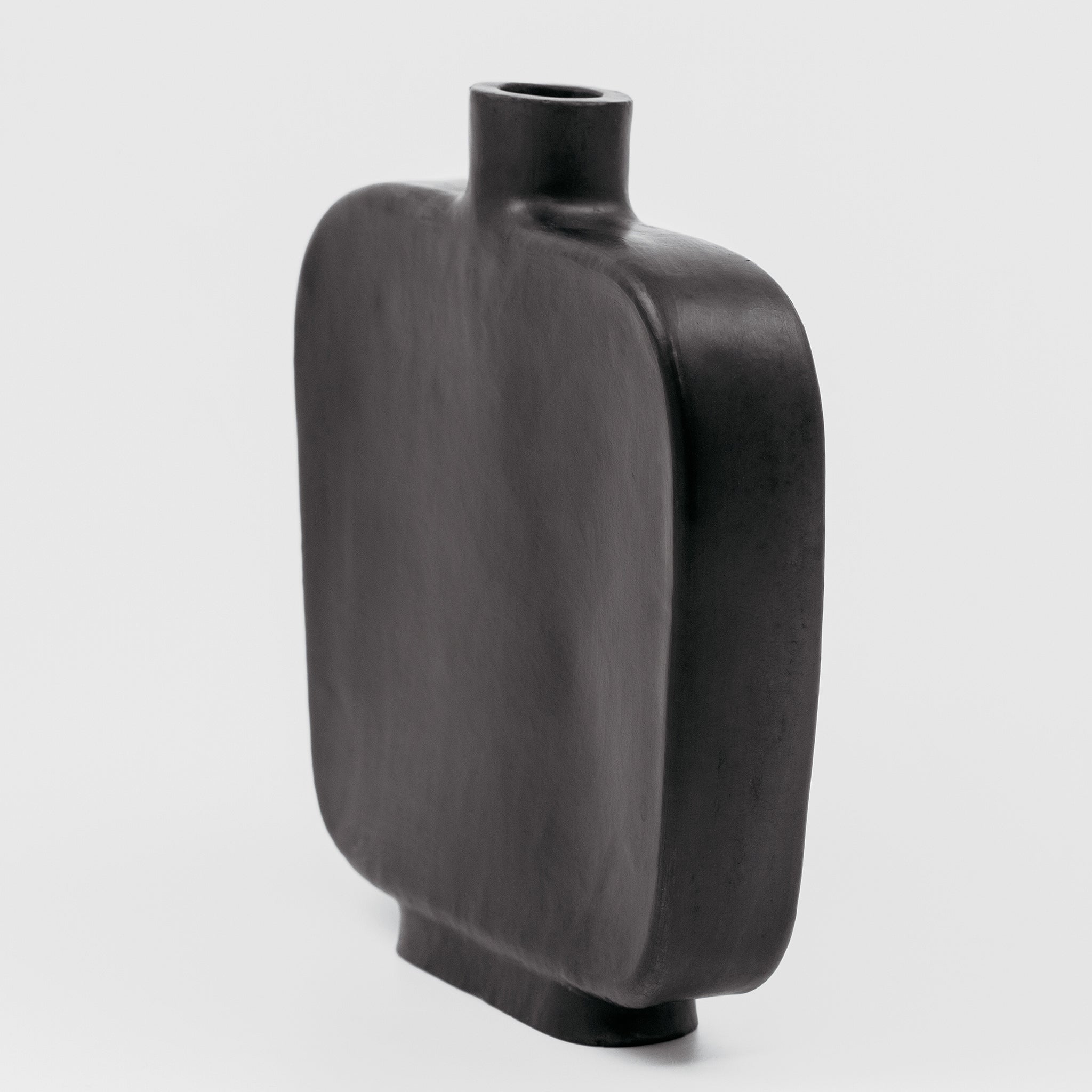 Black Bottle No.185/24 - huba.studio