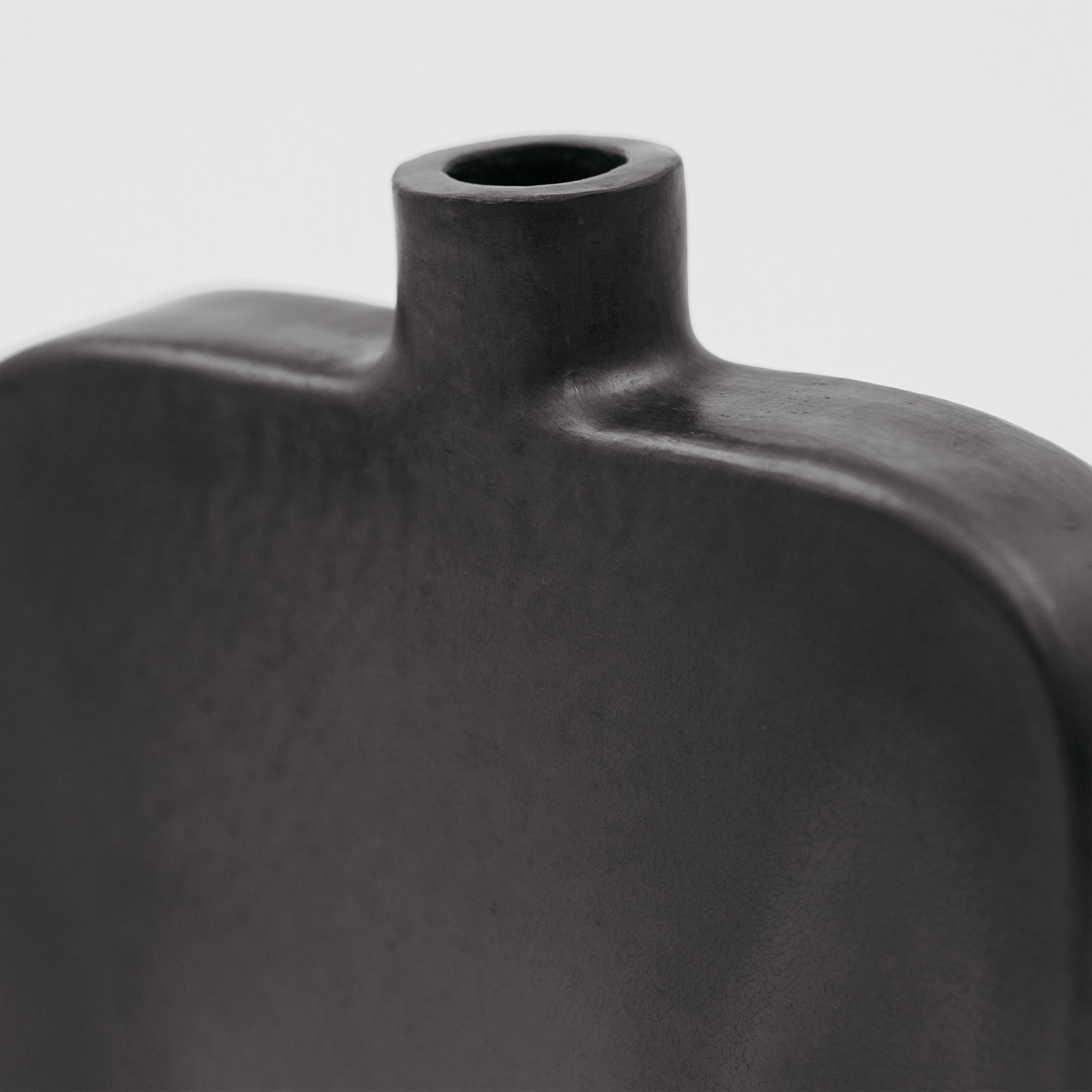 Black Bottle No.185/24 - huba.studio