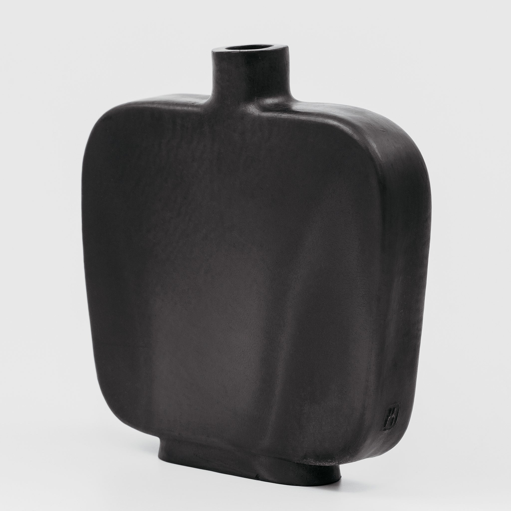 Black Bottle No.185/24 - huba.studio