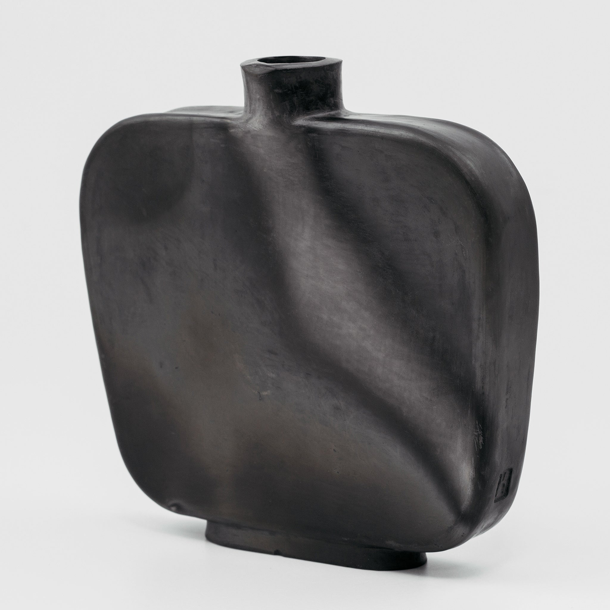 Black Bottle No.191/24 - huba.studio