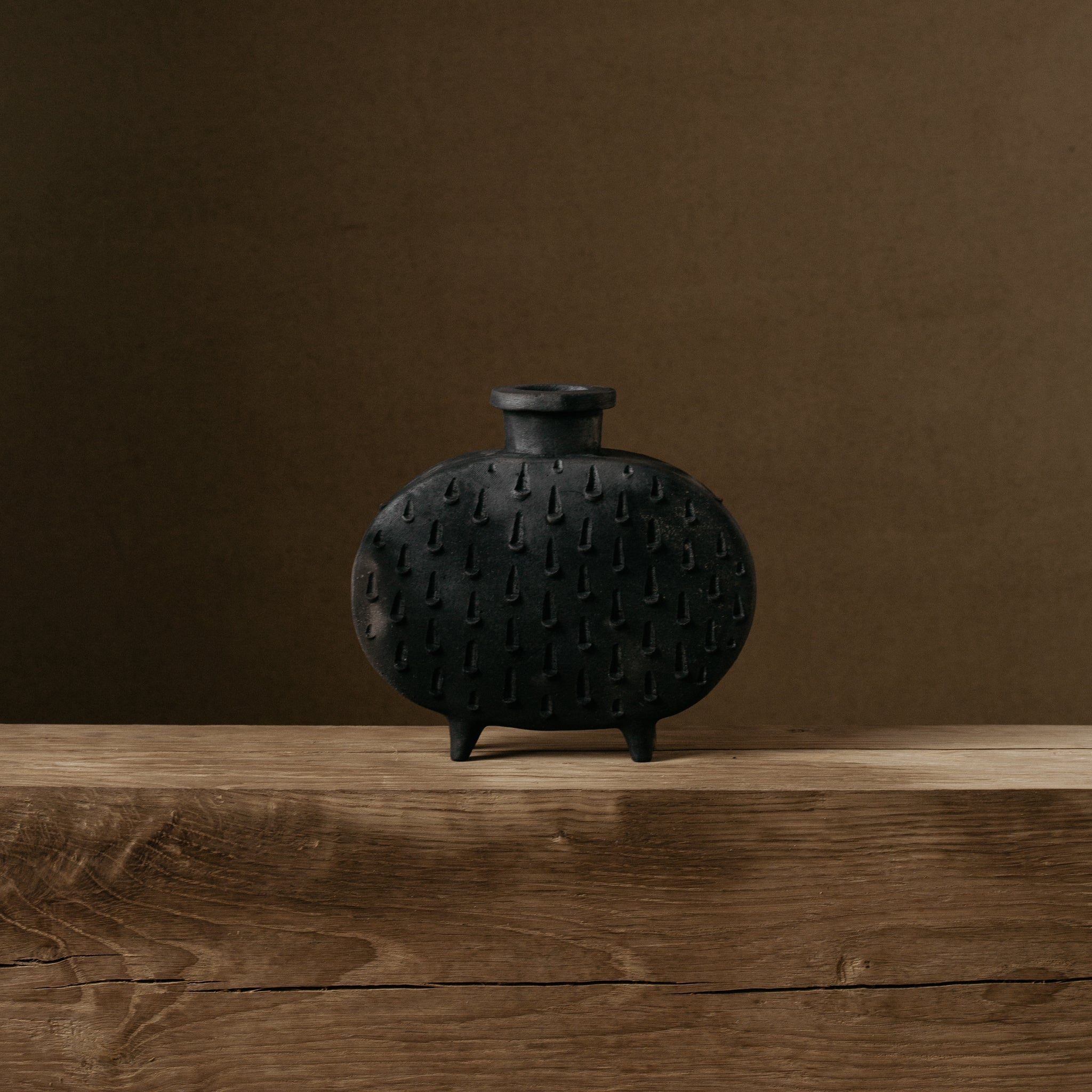 Black Vase No.03/24 - huba.studio