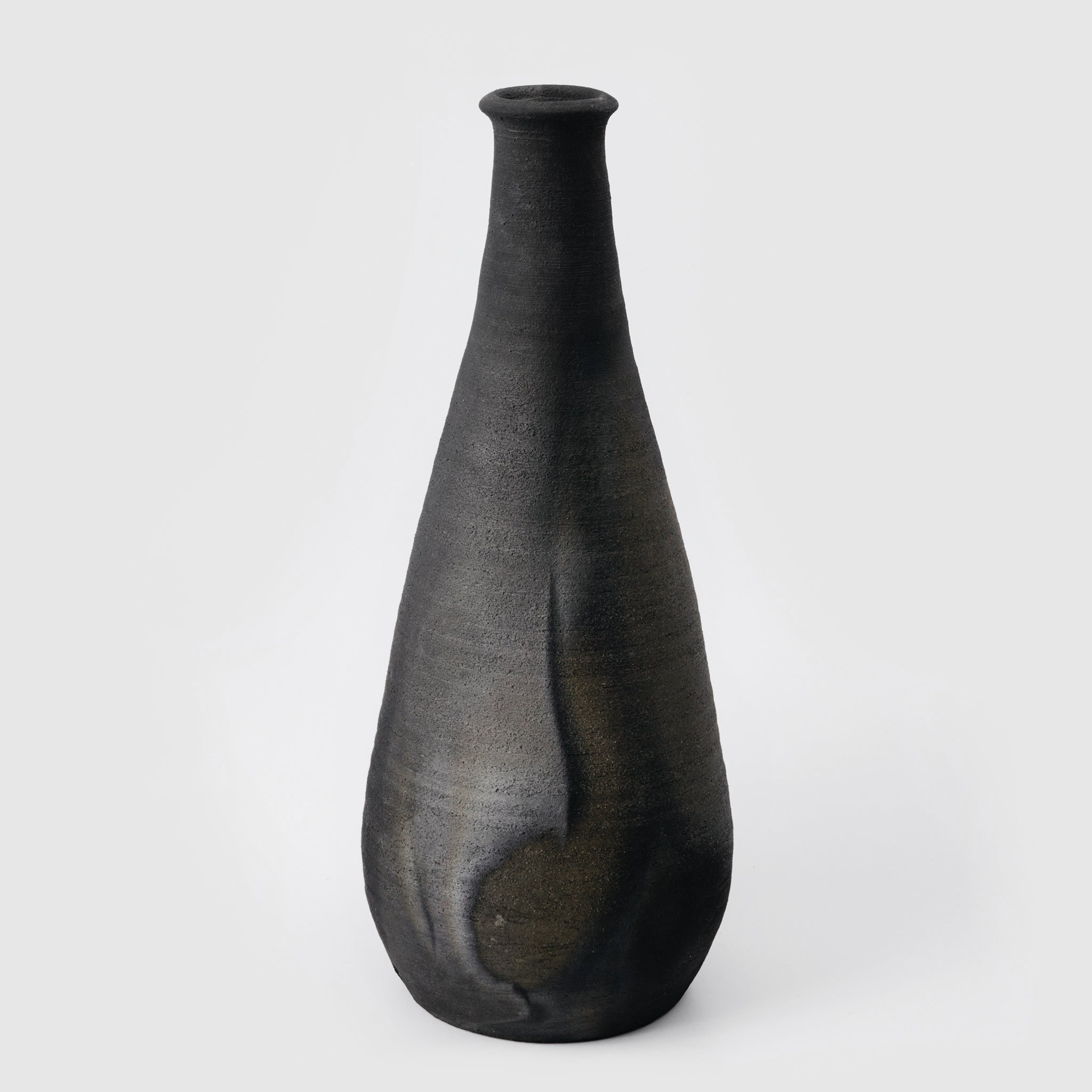 Black Vase No.139/23 - huba.studio