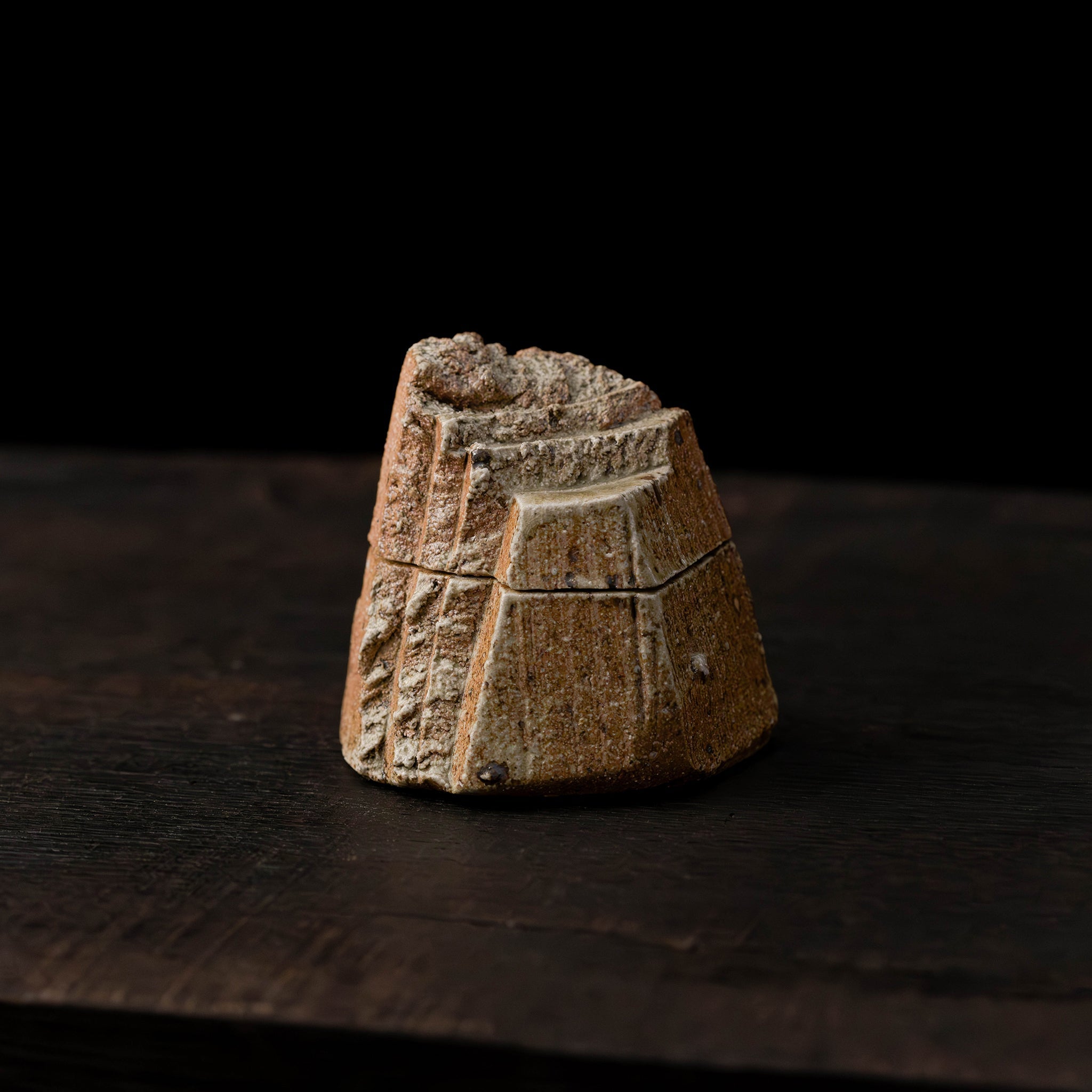 Unique handmade kurinuki ceramic box, inspired by geological forms – for storing small treasures. huba.studio