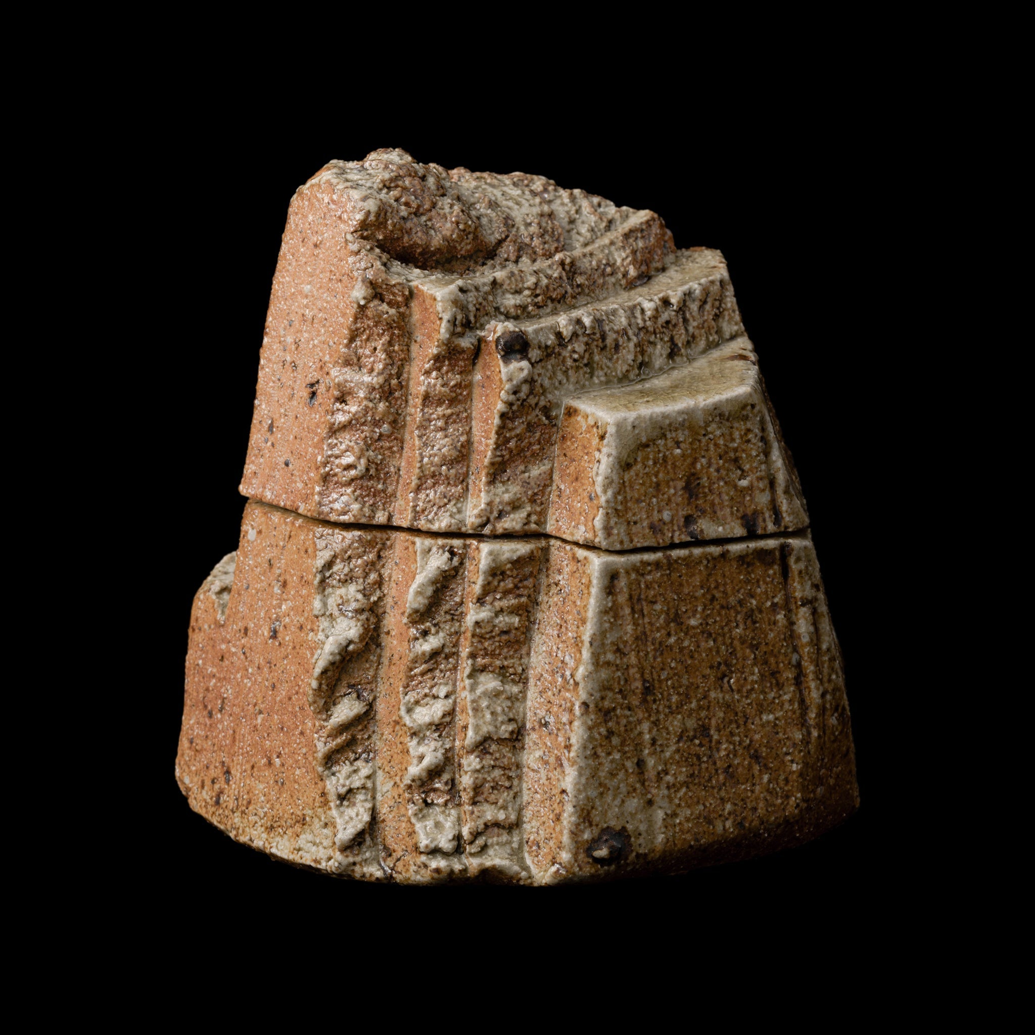 Unique handmade kurinuki ceramic box, inspired by geological forms – for storing small treasures. huba.studio