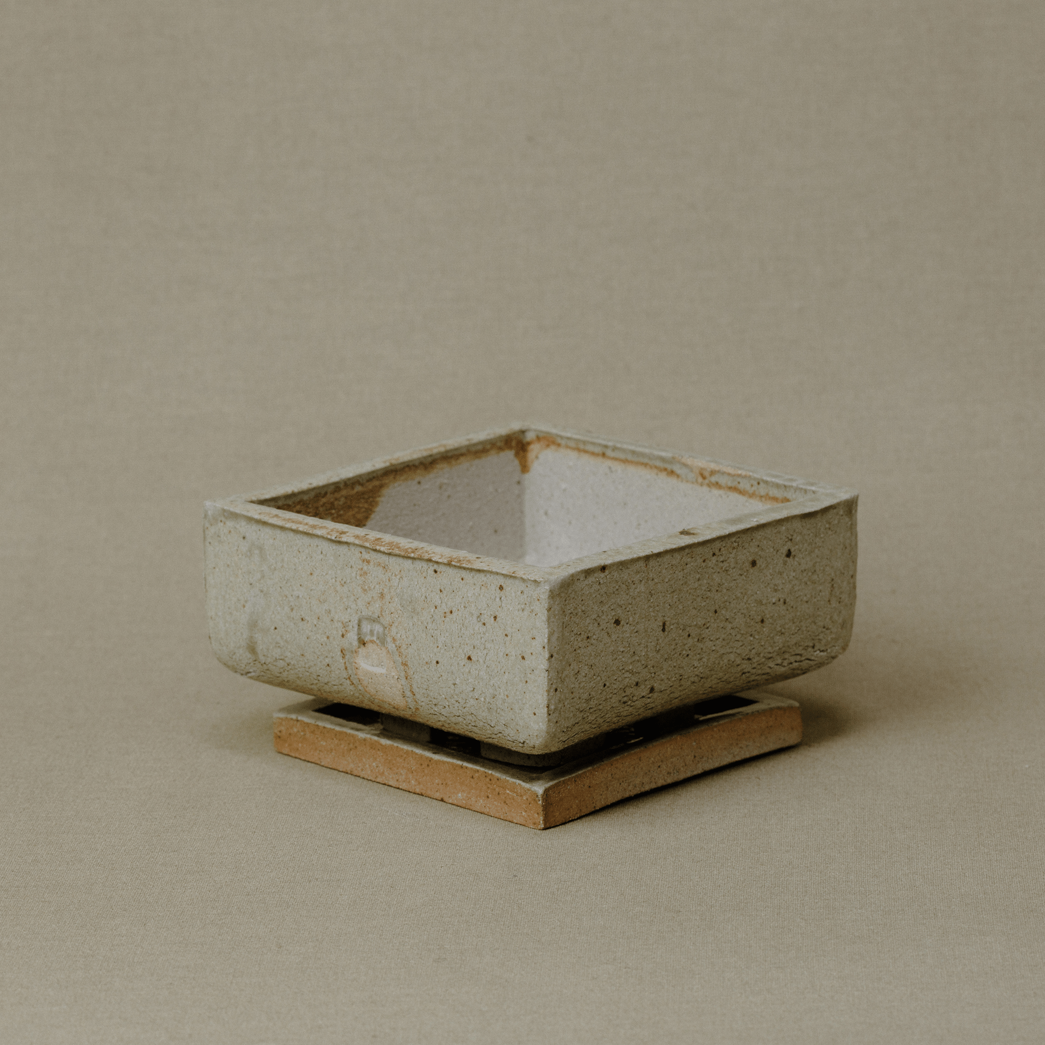 Medium Pot No.201/24 - huba.studio