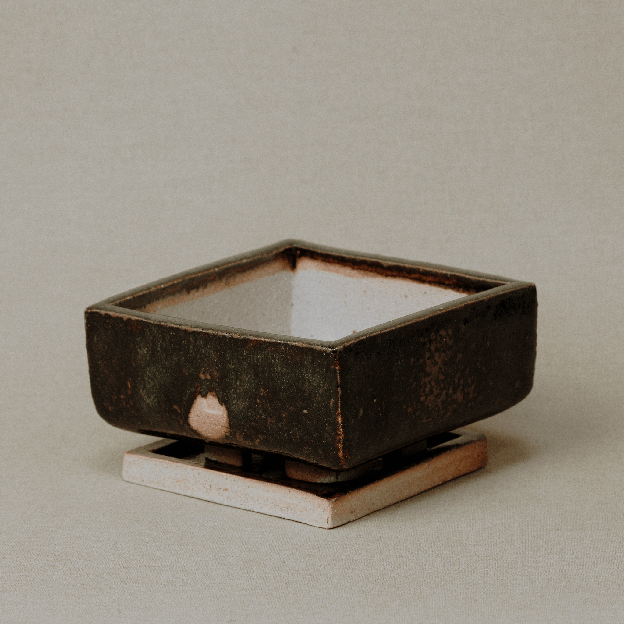 Medium Pot No.204/24 - huba.studio