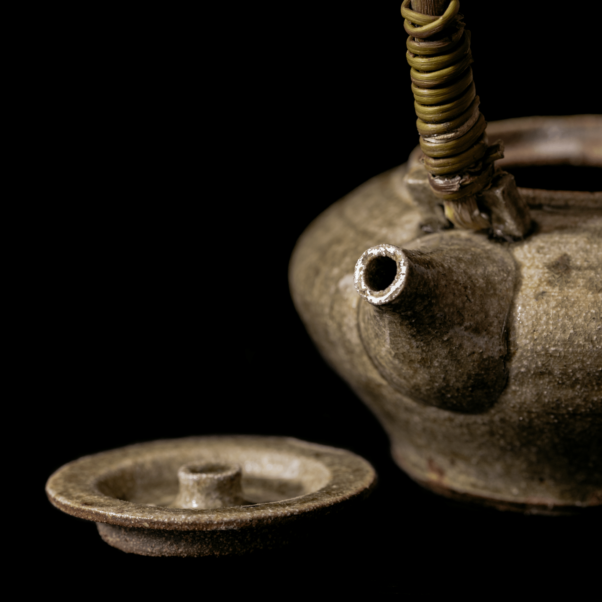 Teapot with Willow Handle No.111/24 - huba.studio