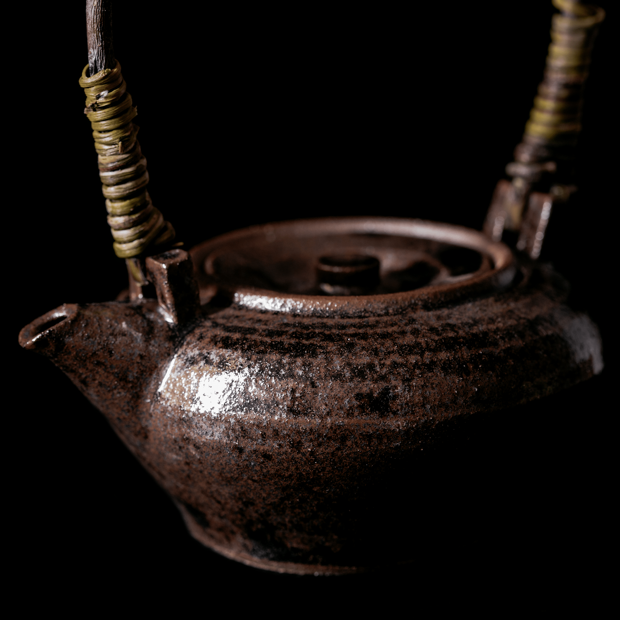 Teapot with Willow Handle No.99/24 - huba.studio