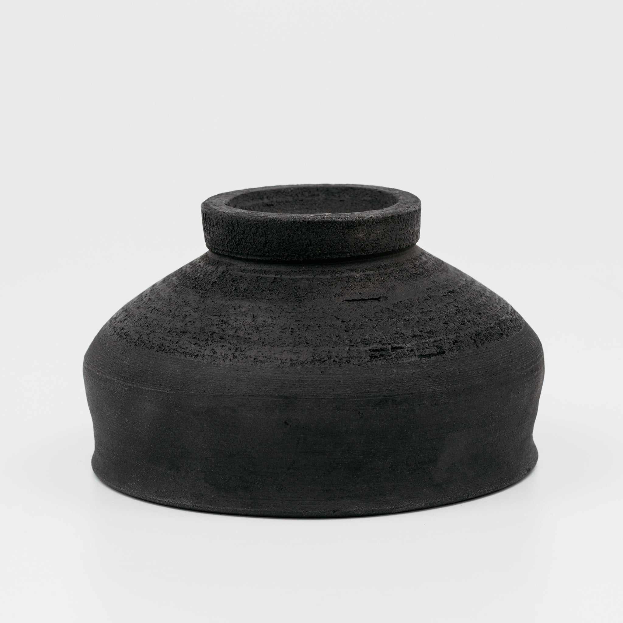Wheel Thrown Black Chawan No.179/24 - huba.studio