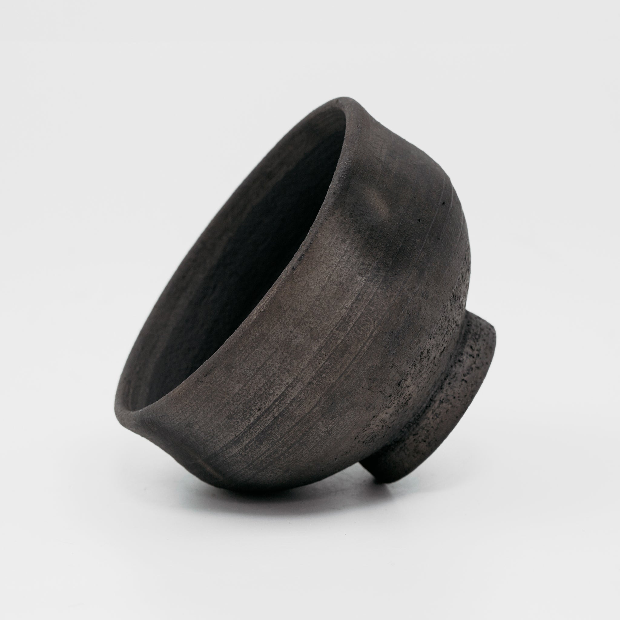 Wheel Thrown Black Cup No.171/24 - huba.studio