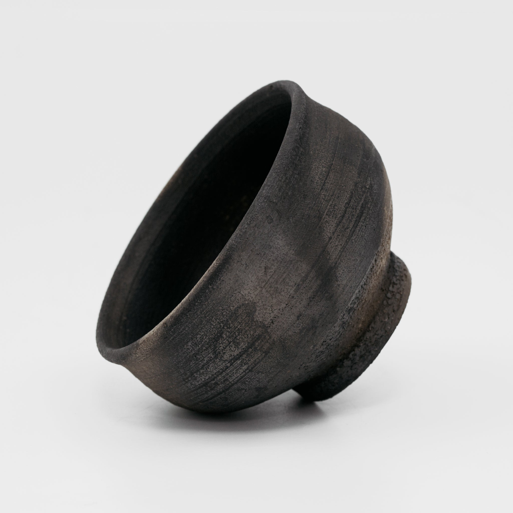 Wheel Thrown Black Cup No.173/24 - huba.studio