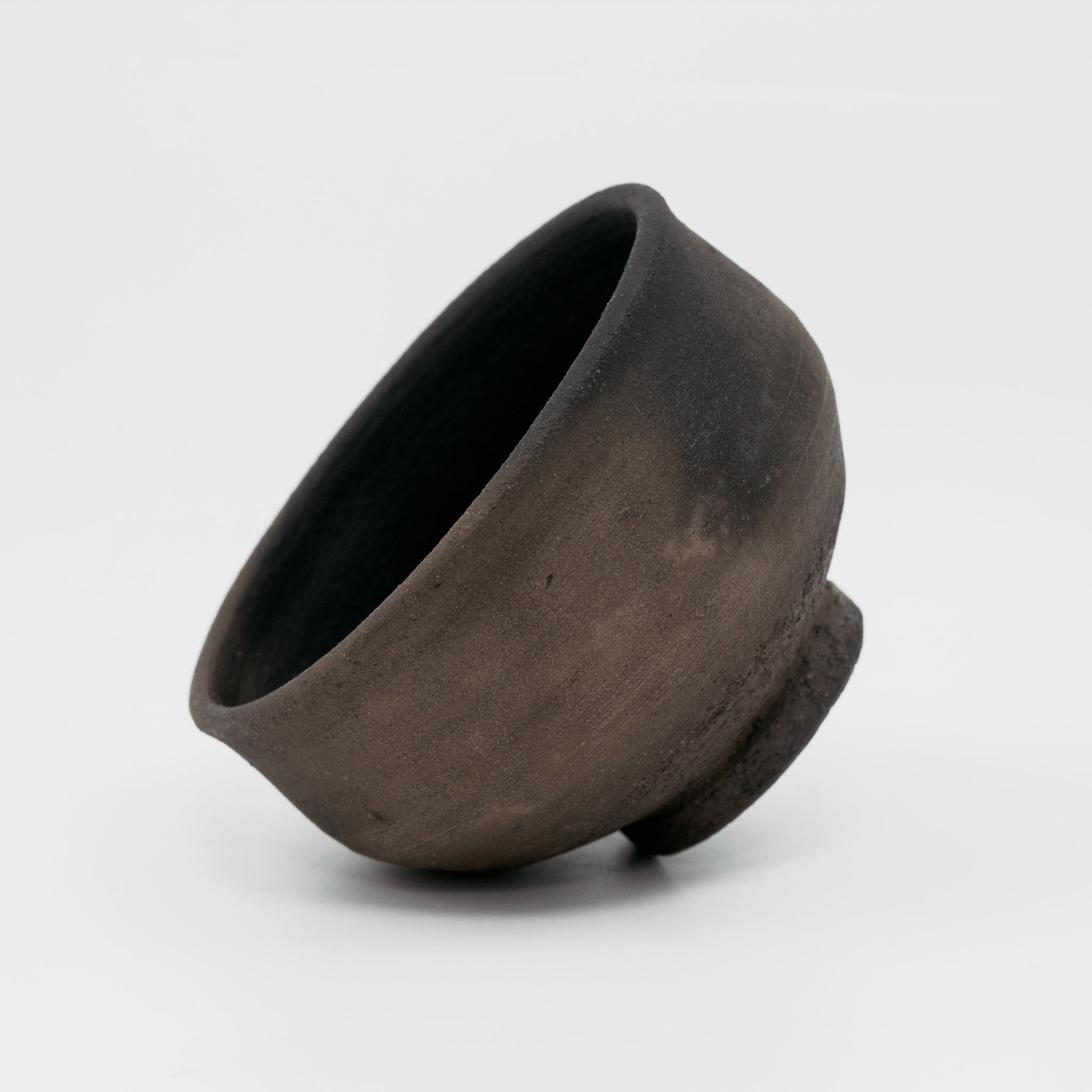 Wheel Thrown Black Cup No.174/24 - huba.studio