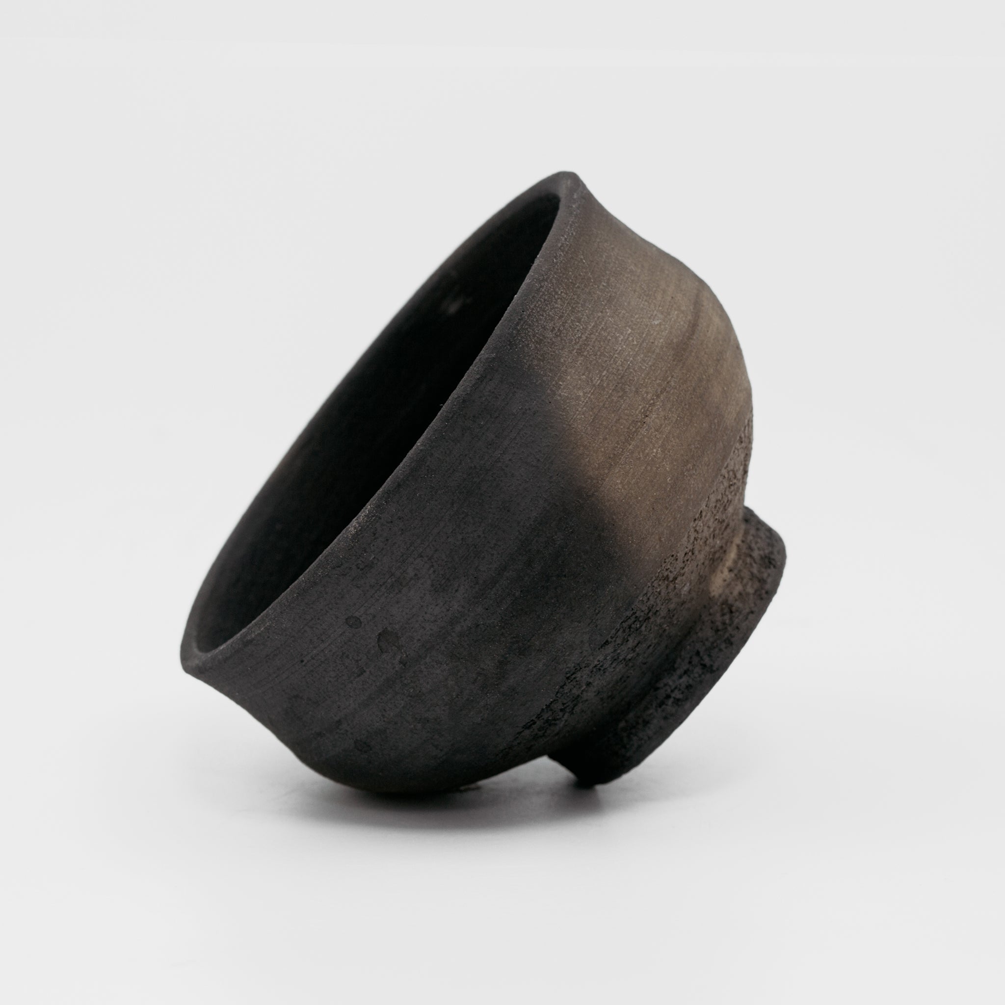 Wheel Thrown Black Cup No.175/24 - huba.studio