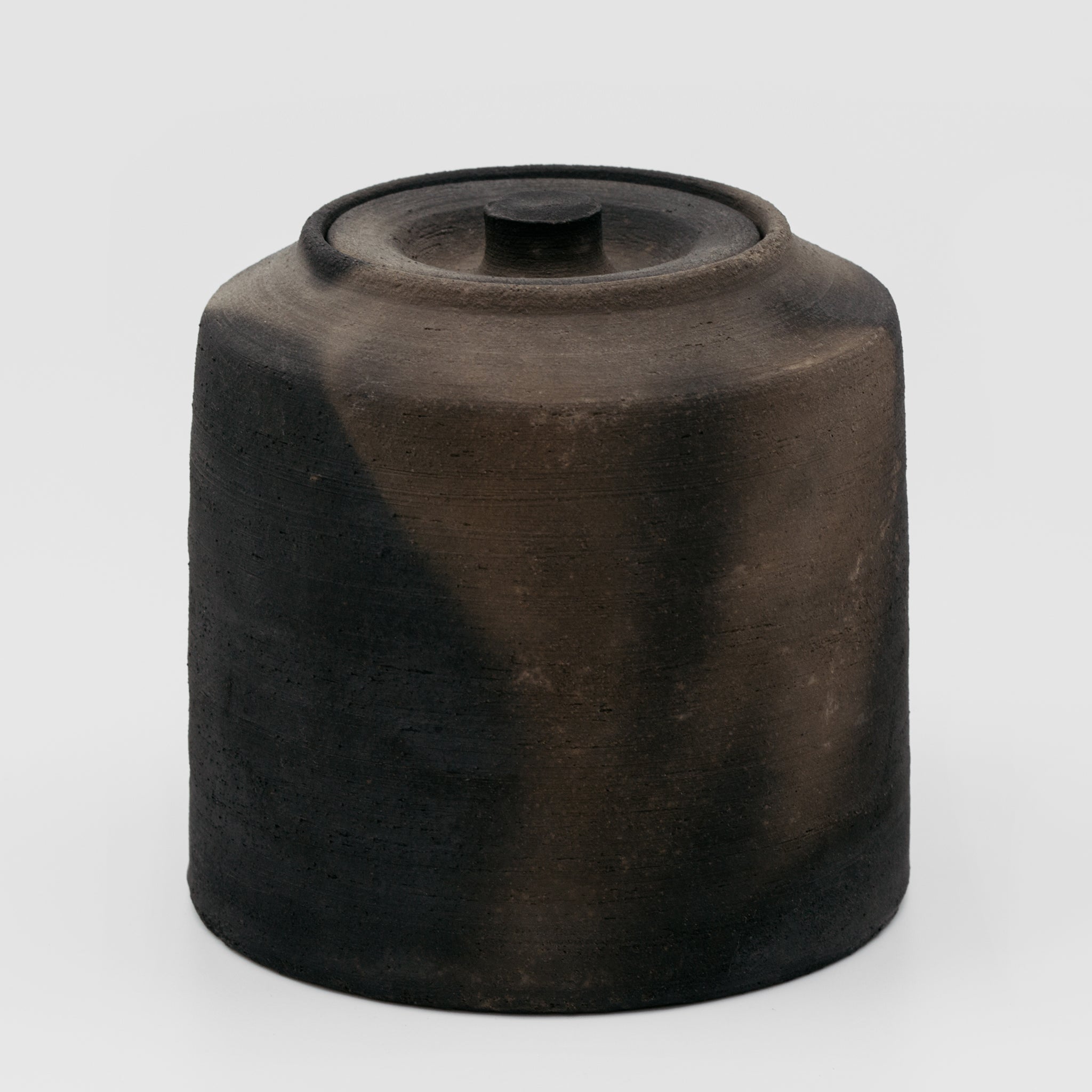 Wheel Thrown Black Lidded Jar No.182/24 - huba.studio
