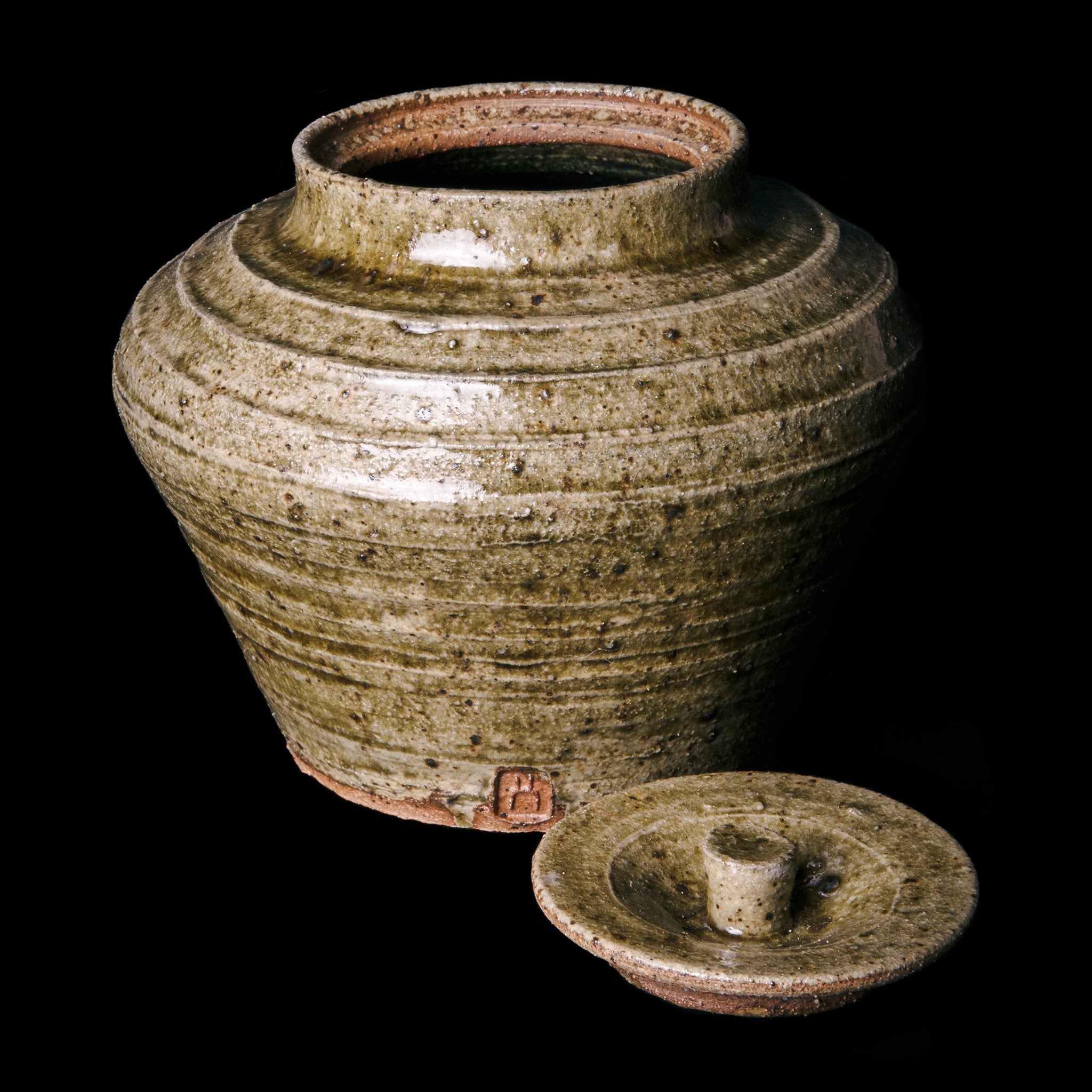 Wheel Thrown Jar No.84/23 - huba.studio