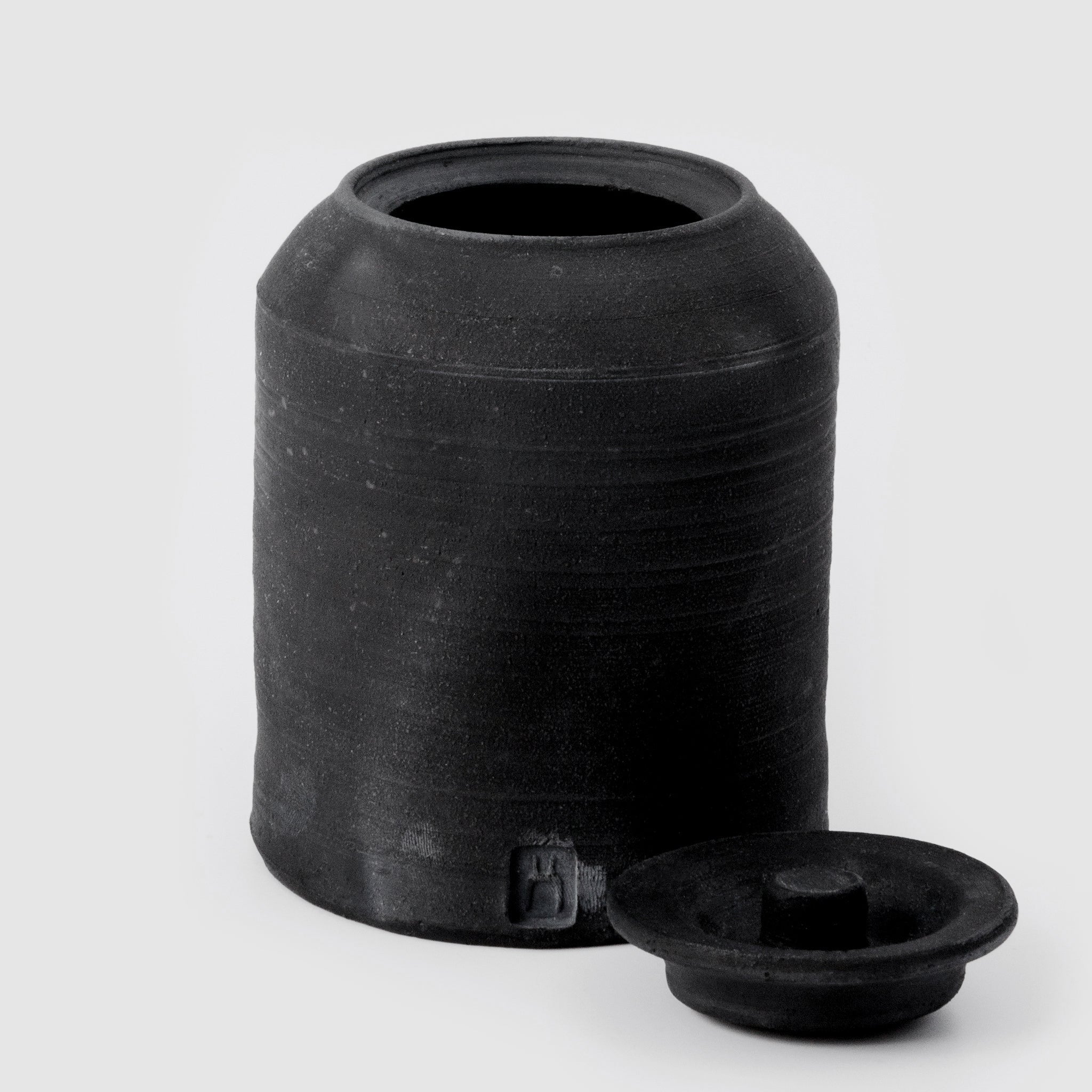 Wheel Thrown Lidded Jar No.151/23 - huba.studio