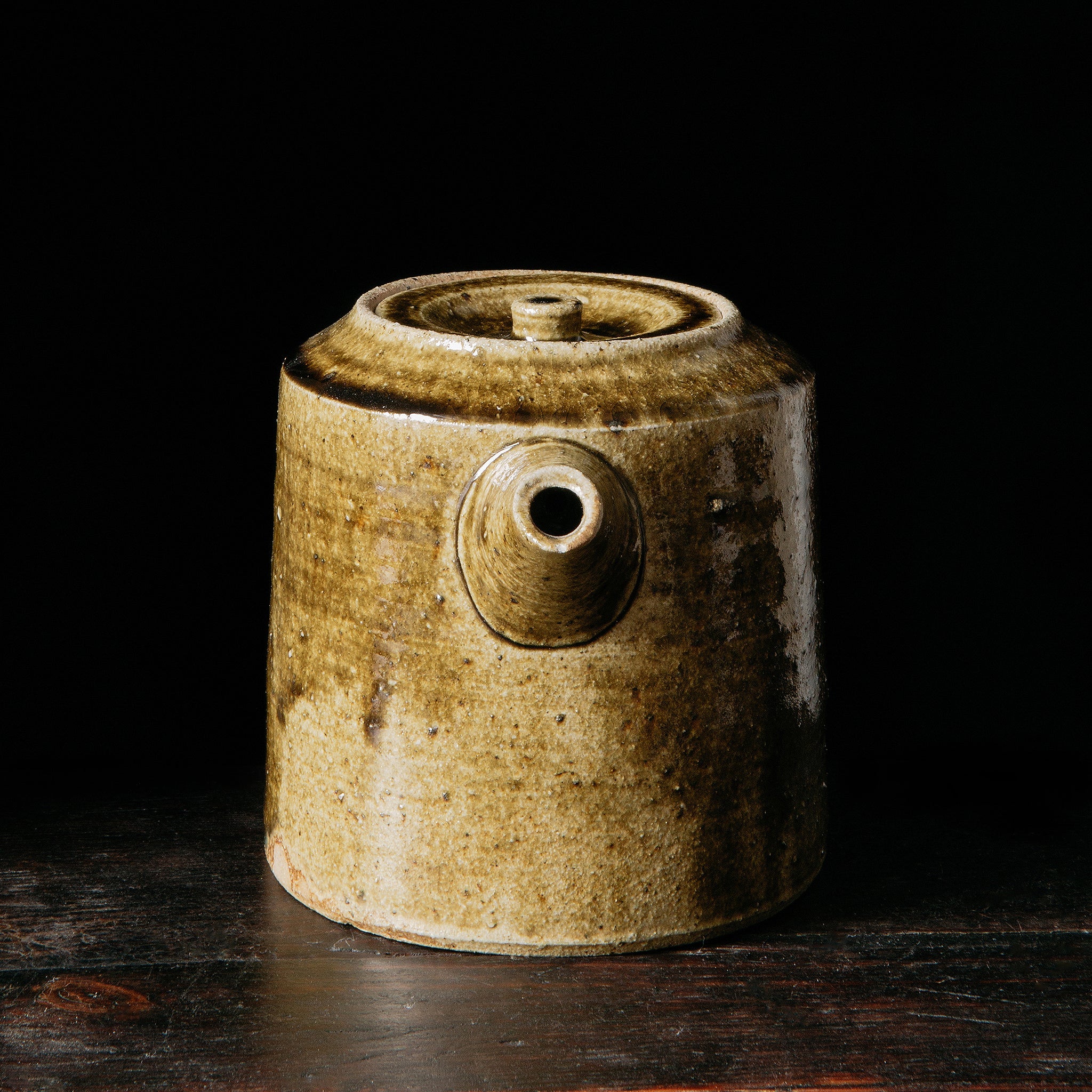 Wheel Thrown Teapot No.137/23 - huba.studio