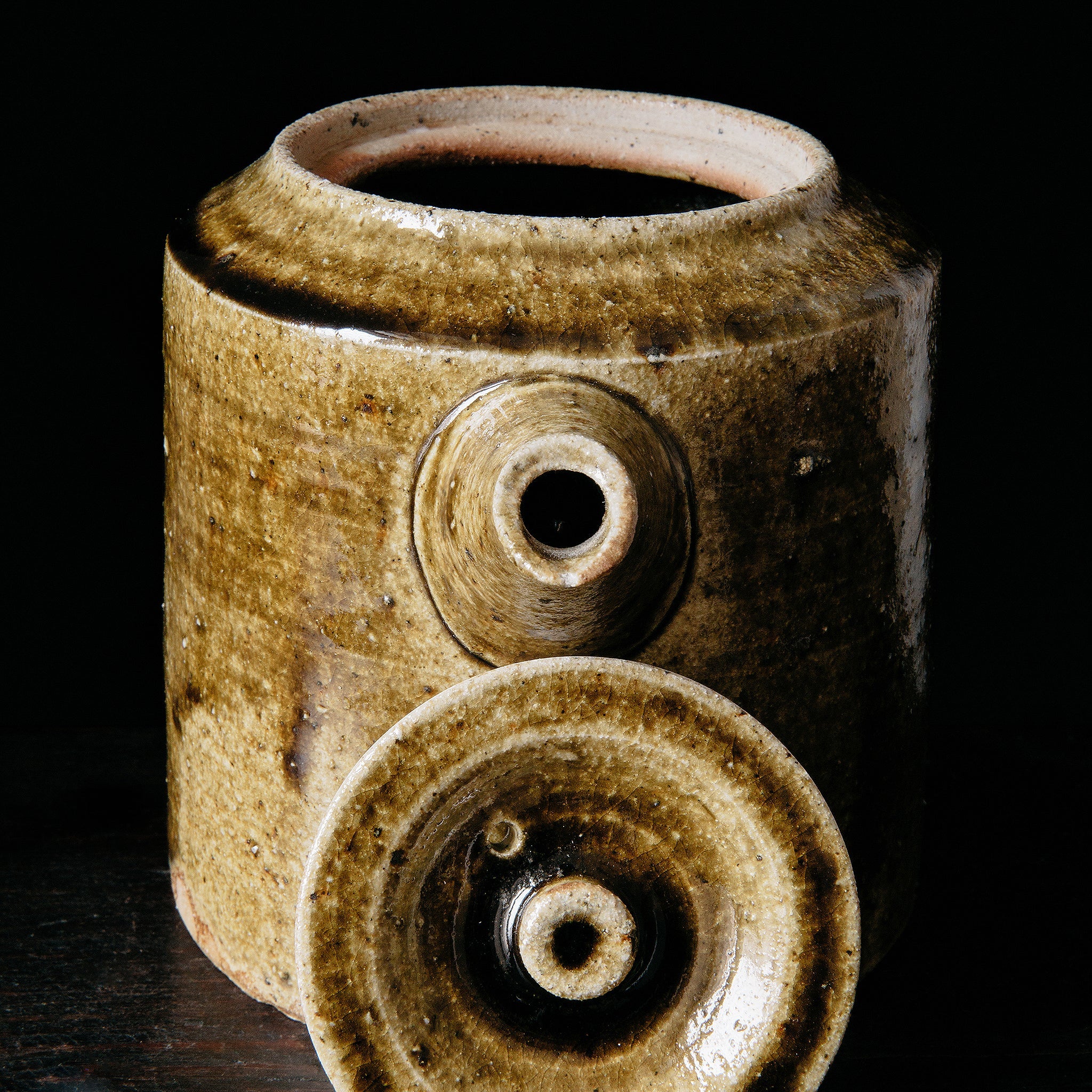 Wheel Thrown Teapot No.137/23 - huba.studio