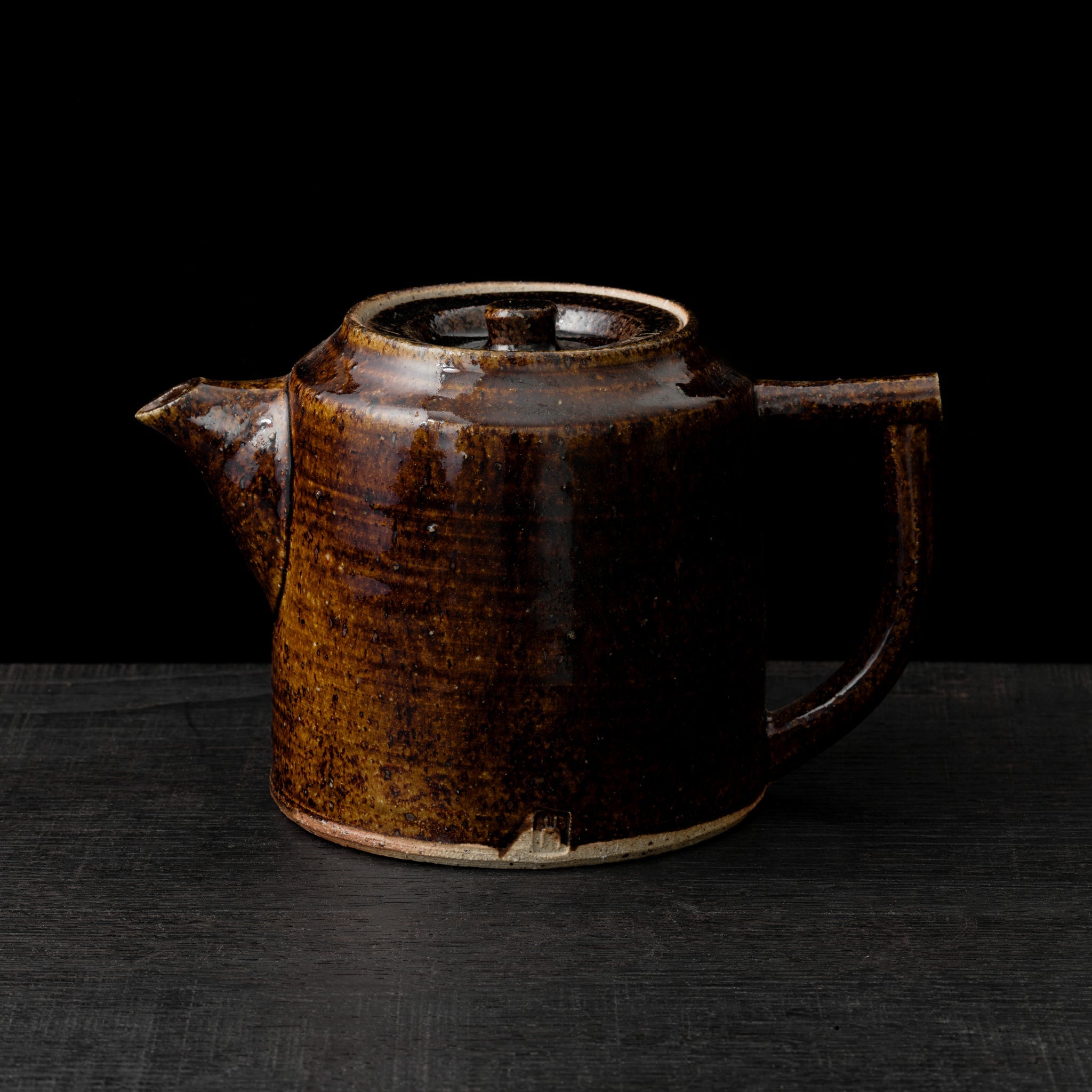 Wheel Thrown Teapot No.30/25 - huba.studio
