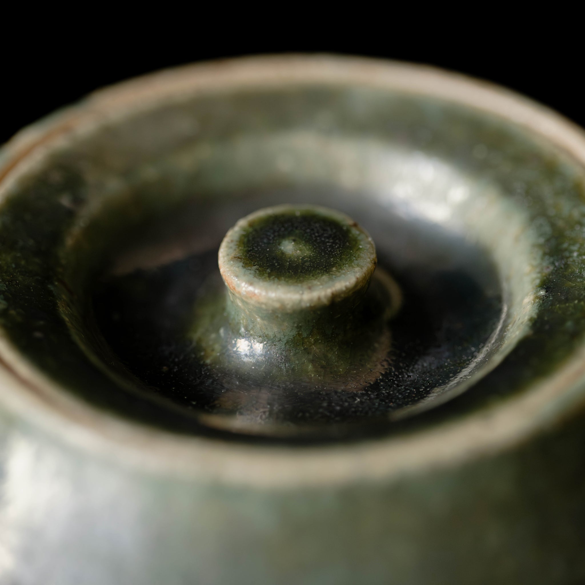 Wheel Thrown Teapot No.31/25 - huba.studio