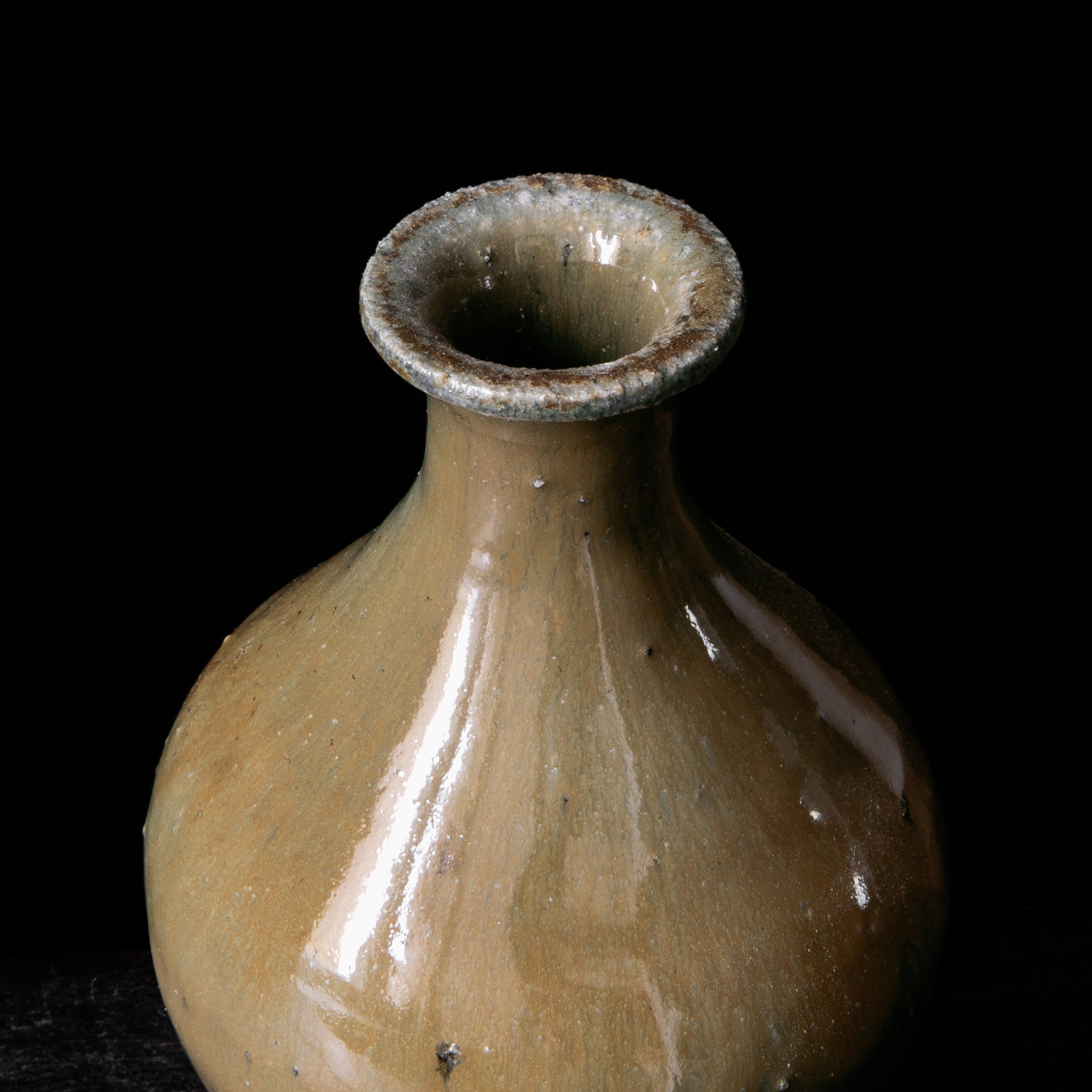 Wheel Thrown Vase No.161/23 - huba.studio