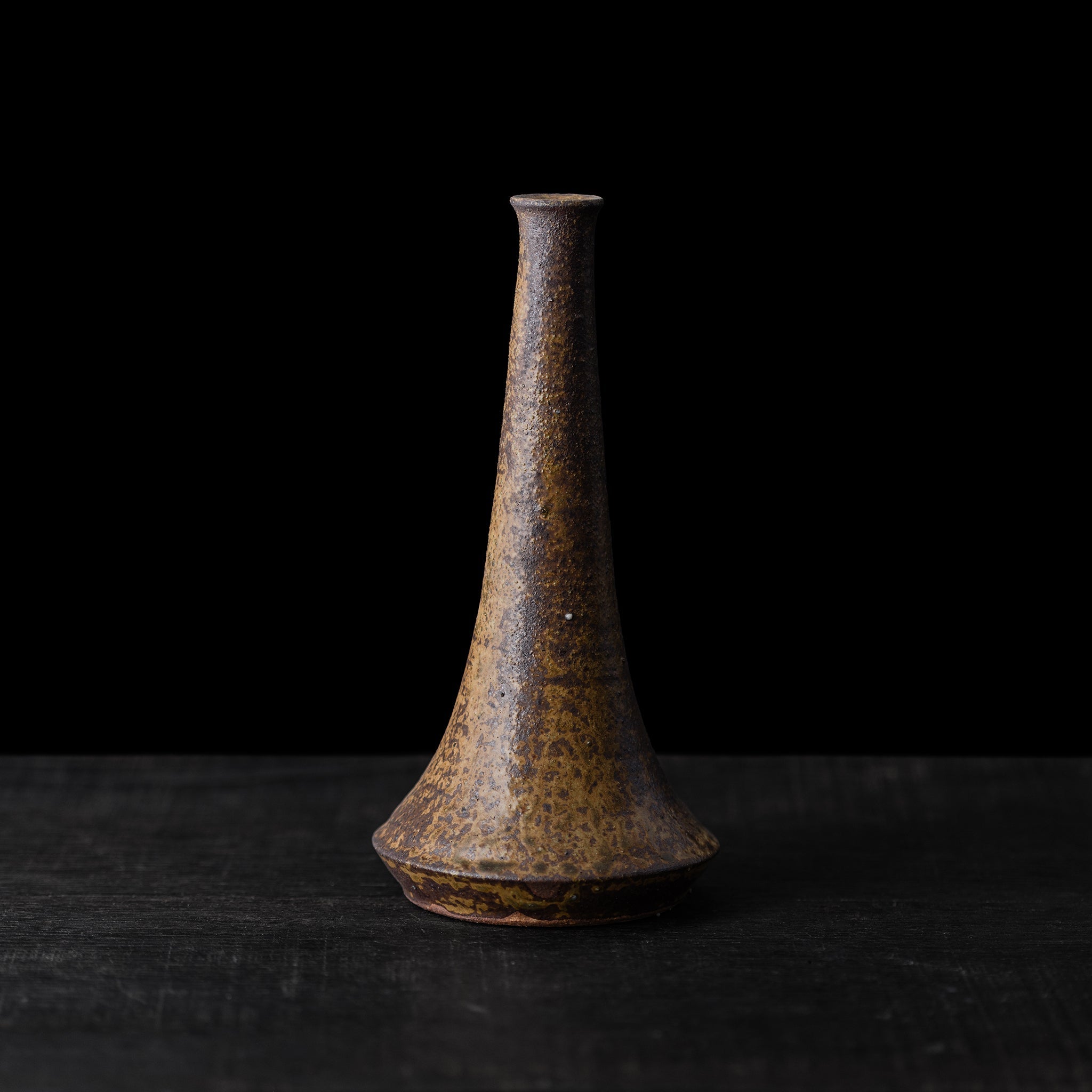 Wood - fired Slender Vase No.161/25 - huba.studio