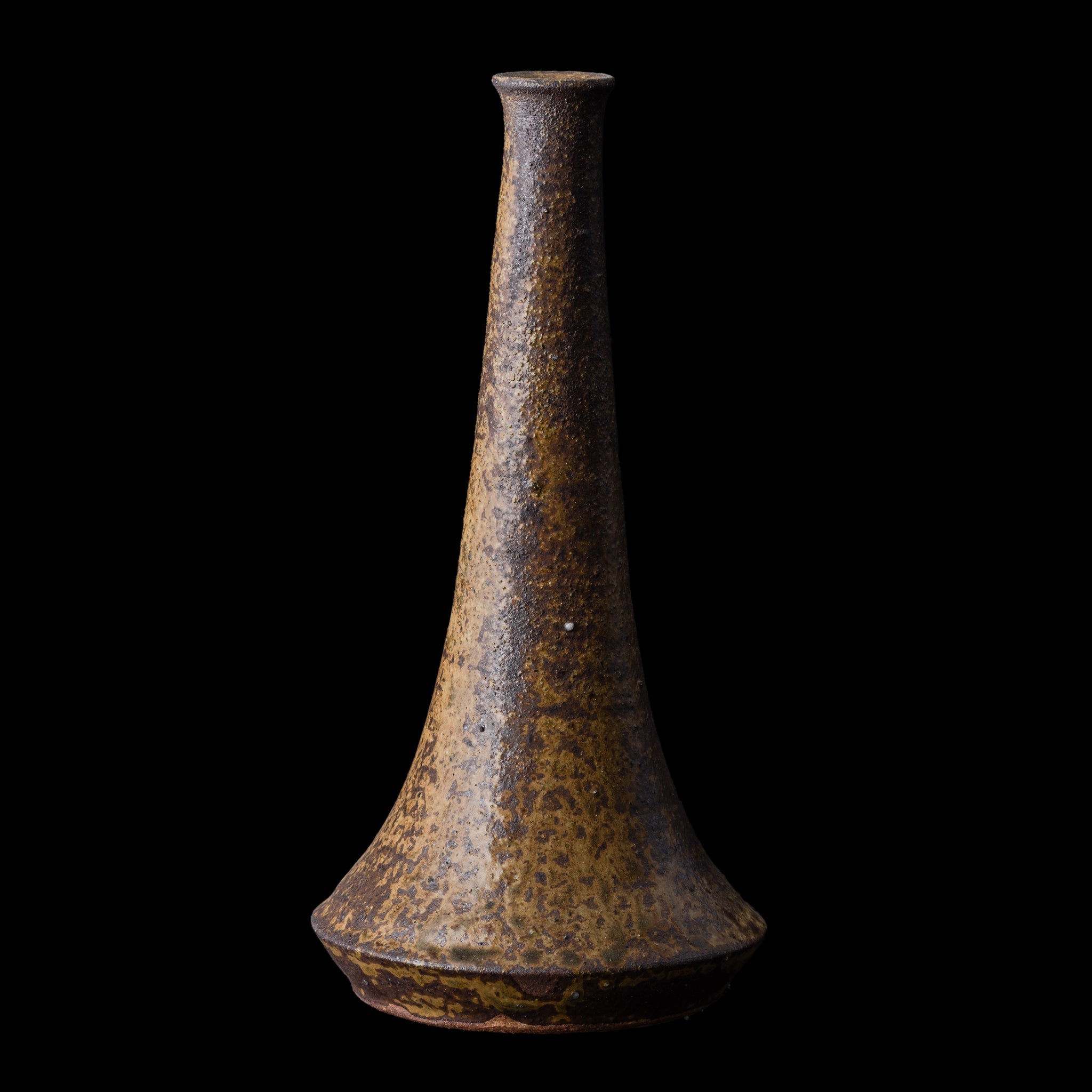 Wood - fired Slender Vase No.161/25 - huba.studio