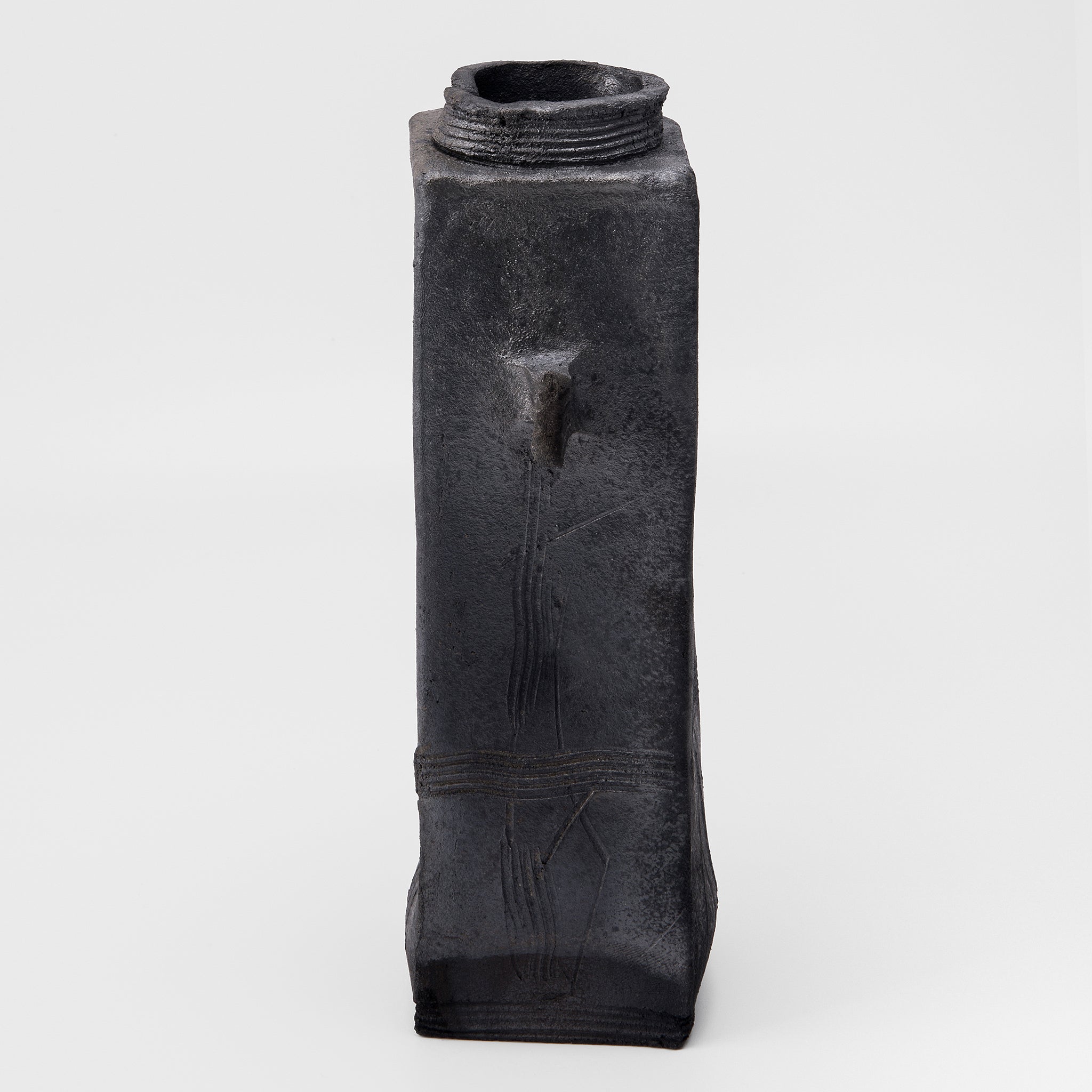 Black Vase No.214/22