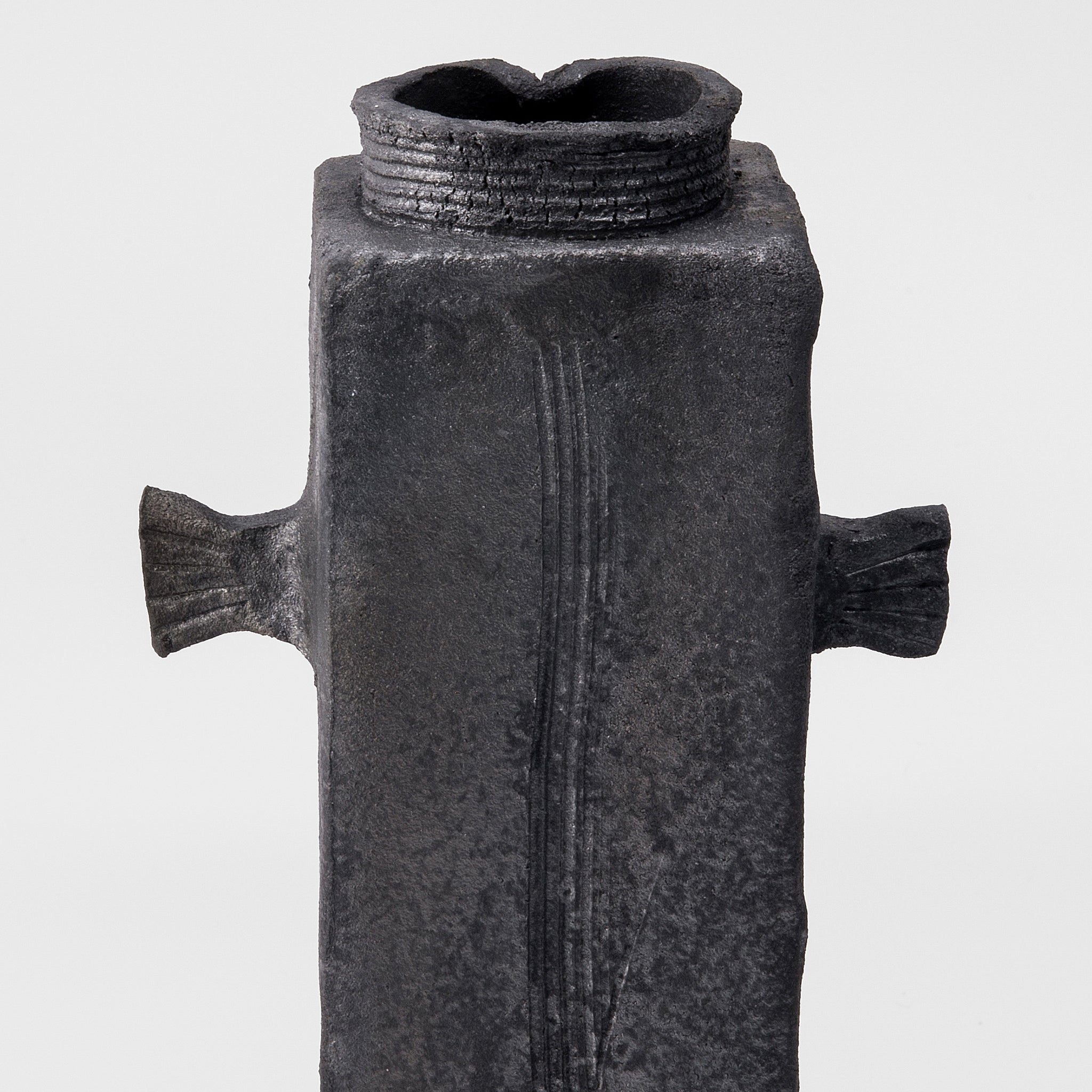 Black Vase No.214/22