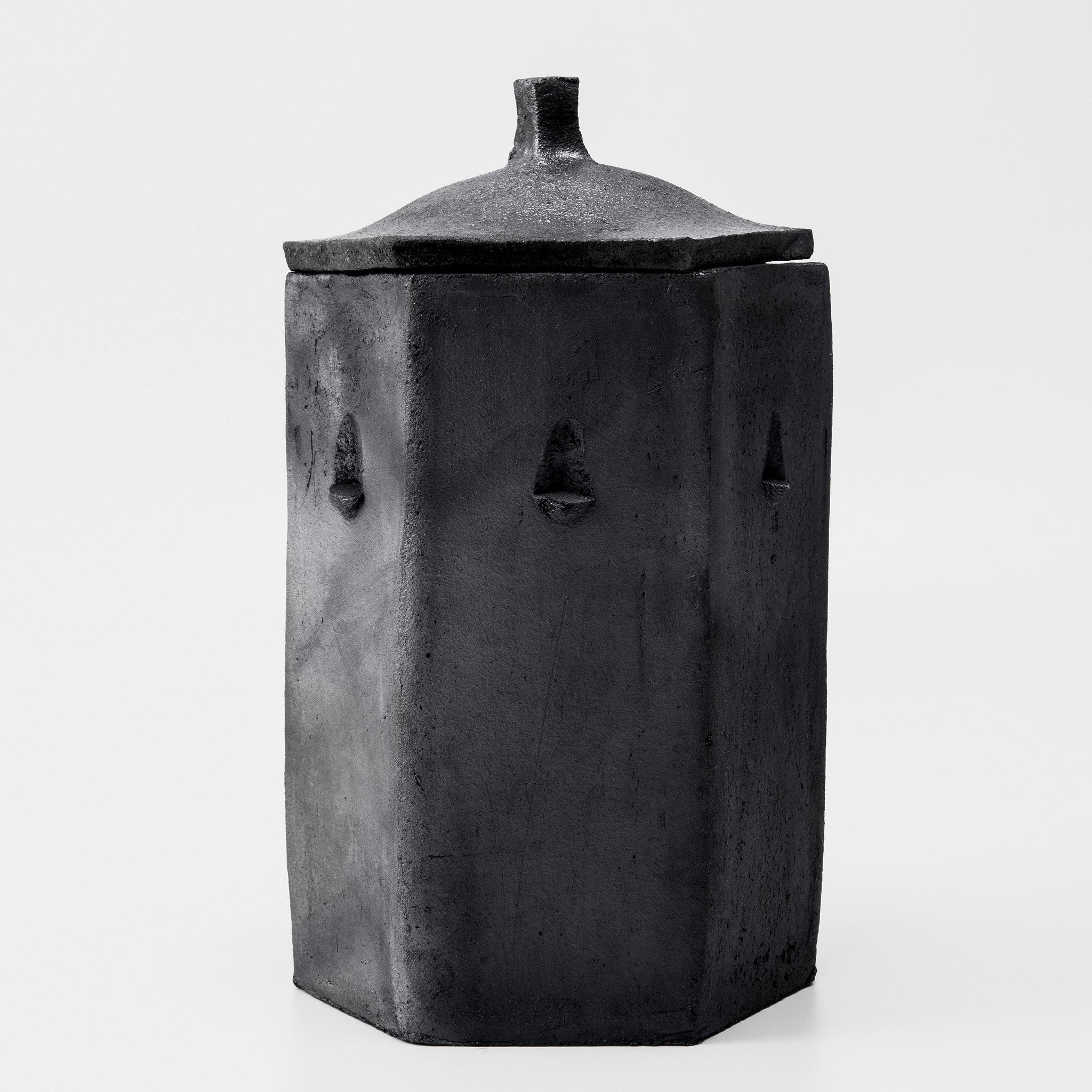 Black Jar No.203/22 - huba.studio