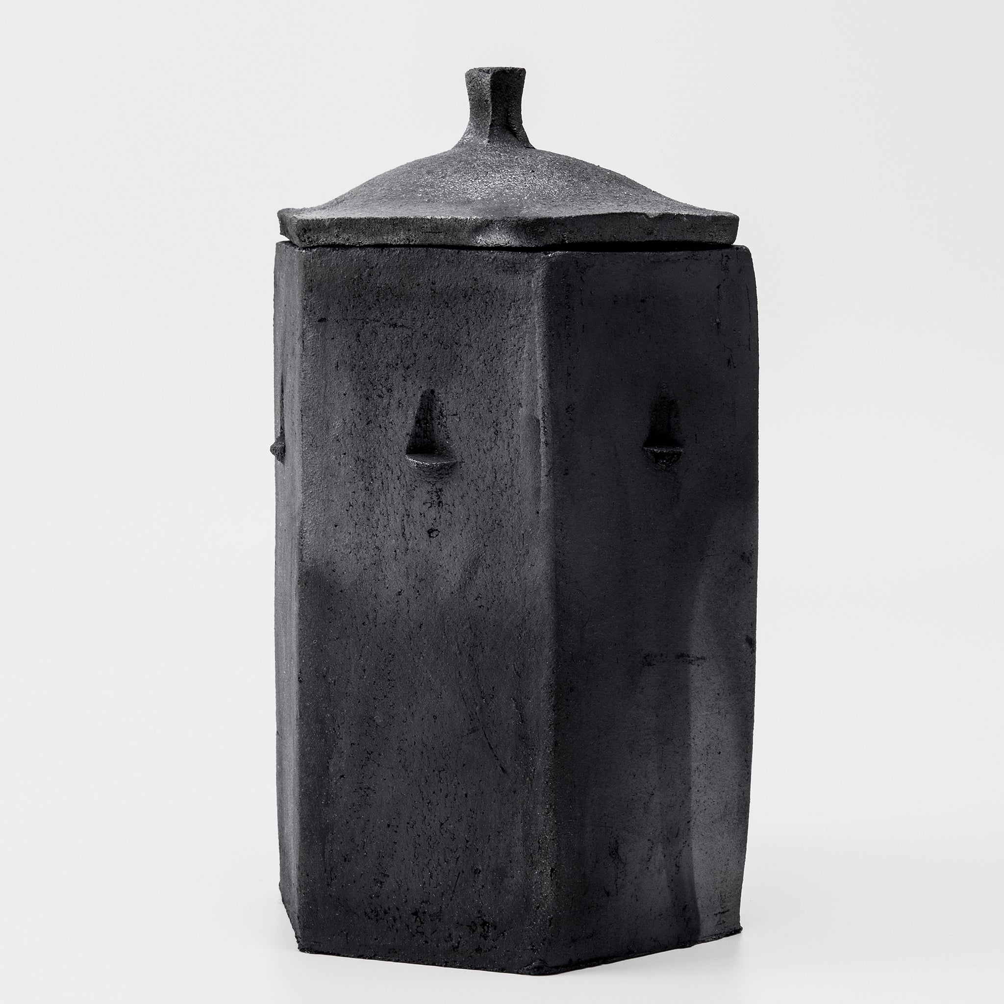 Black Jar No.203/22 - huba.studio