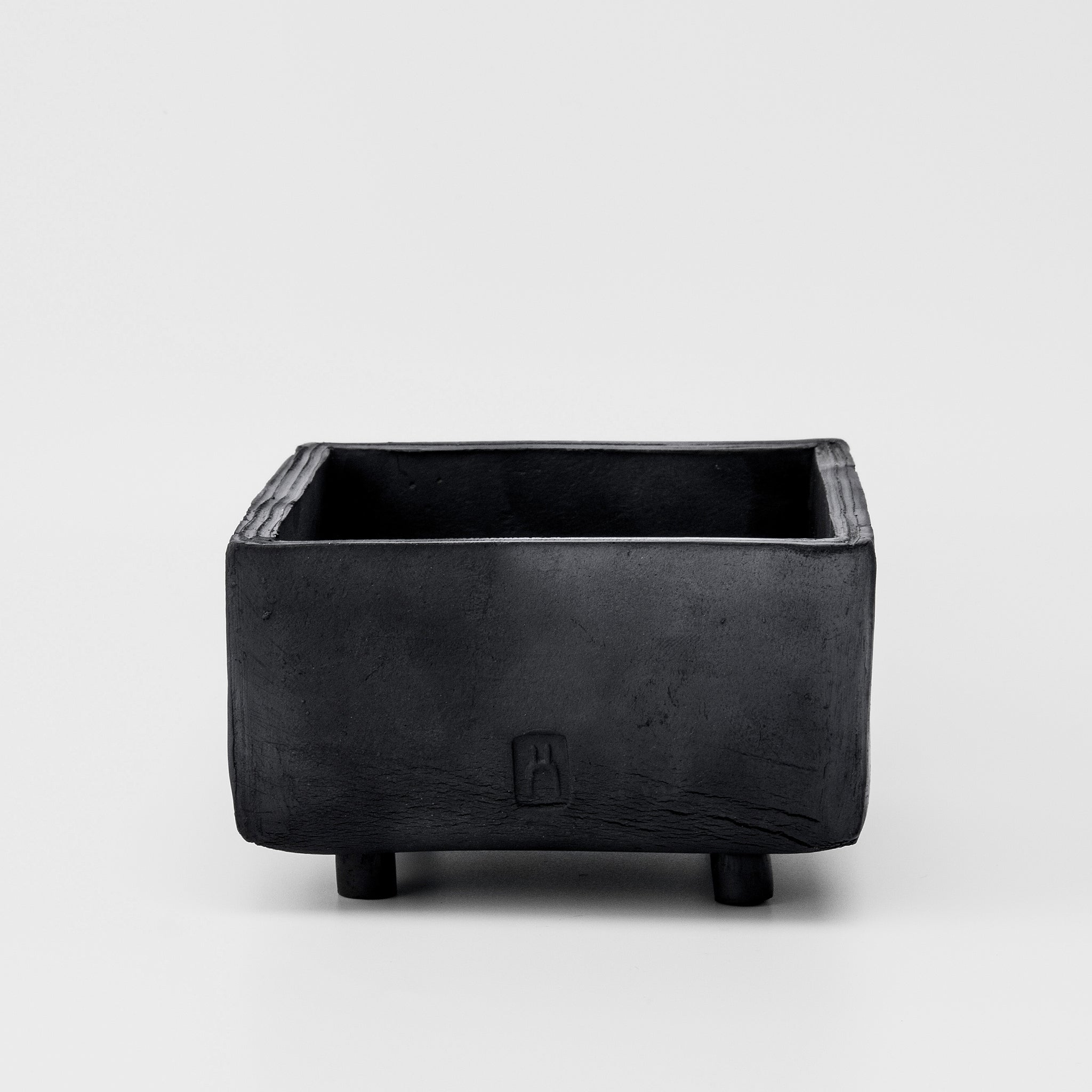Black Medium Pot No.195/22 - huba.studio