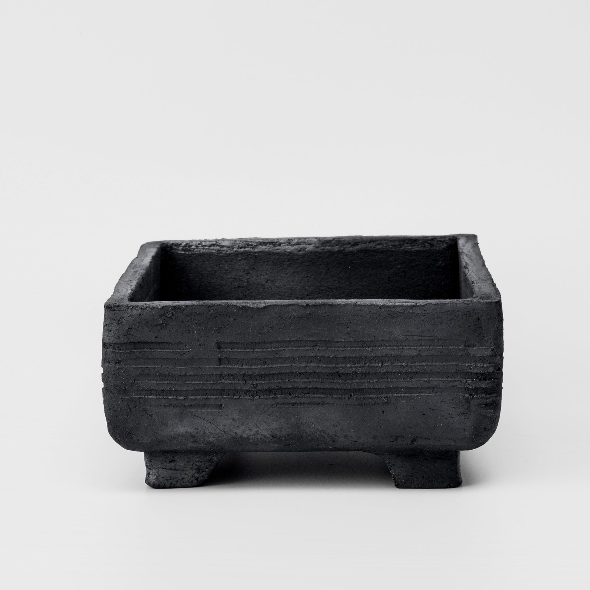 Black Medium Pot No.196/22 - huba.studio