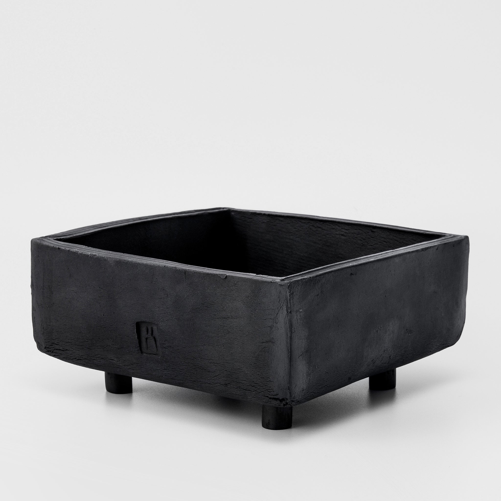 Black Medium Pot No.198/22 - huba.studio
