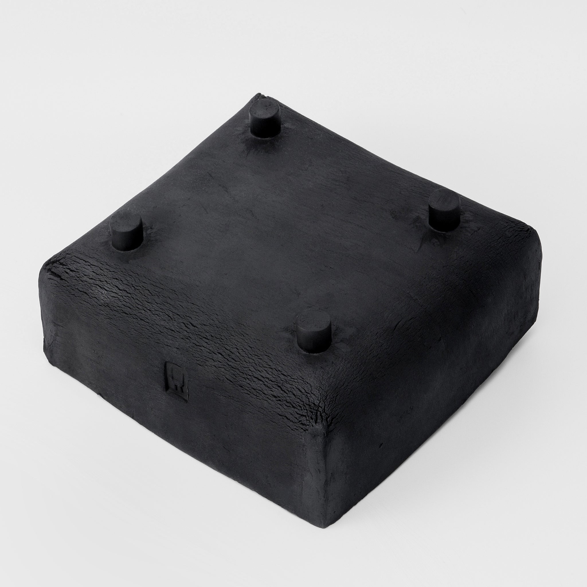 Black Medium Pot No.198/22 - huba.studio