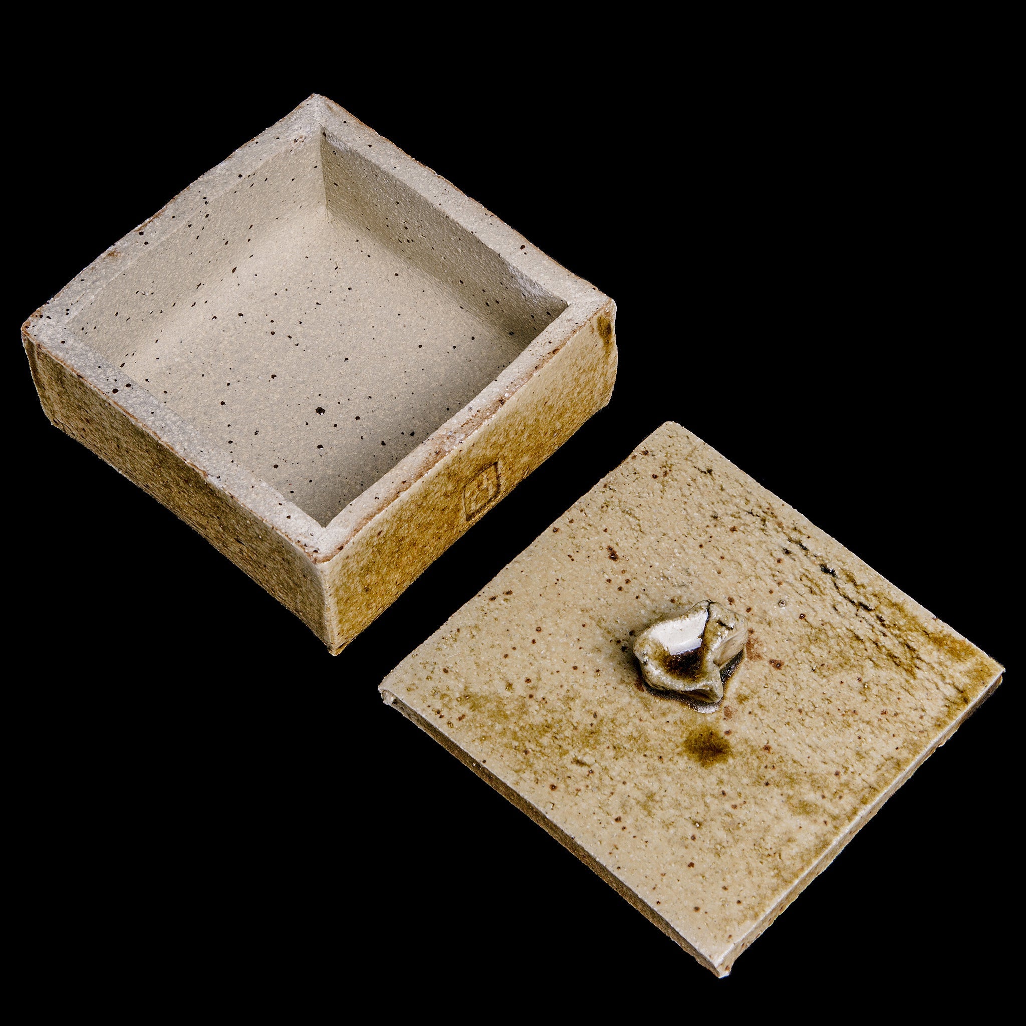 Box No.24/22 - huba.studio