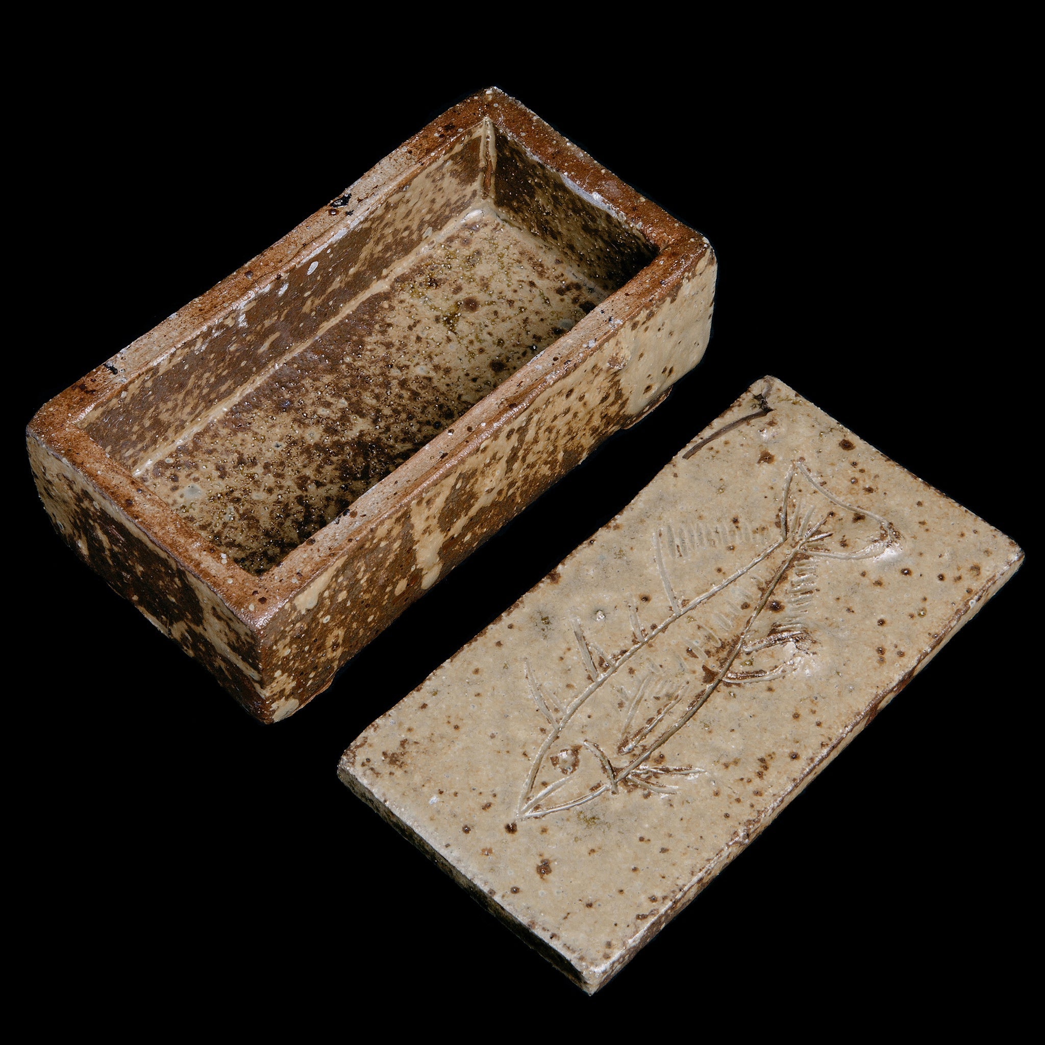 Box With a Fish Motif No.22/22 - huba.studio