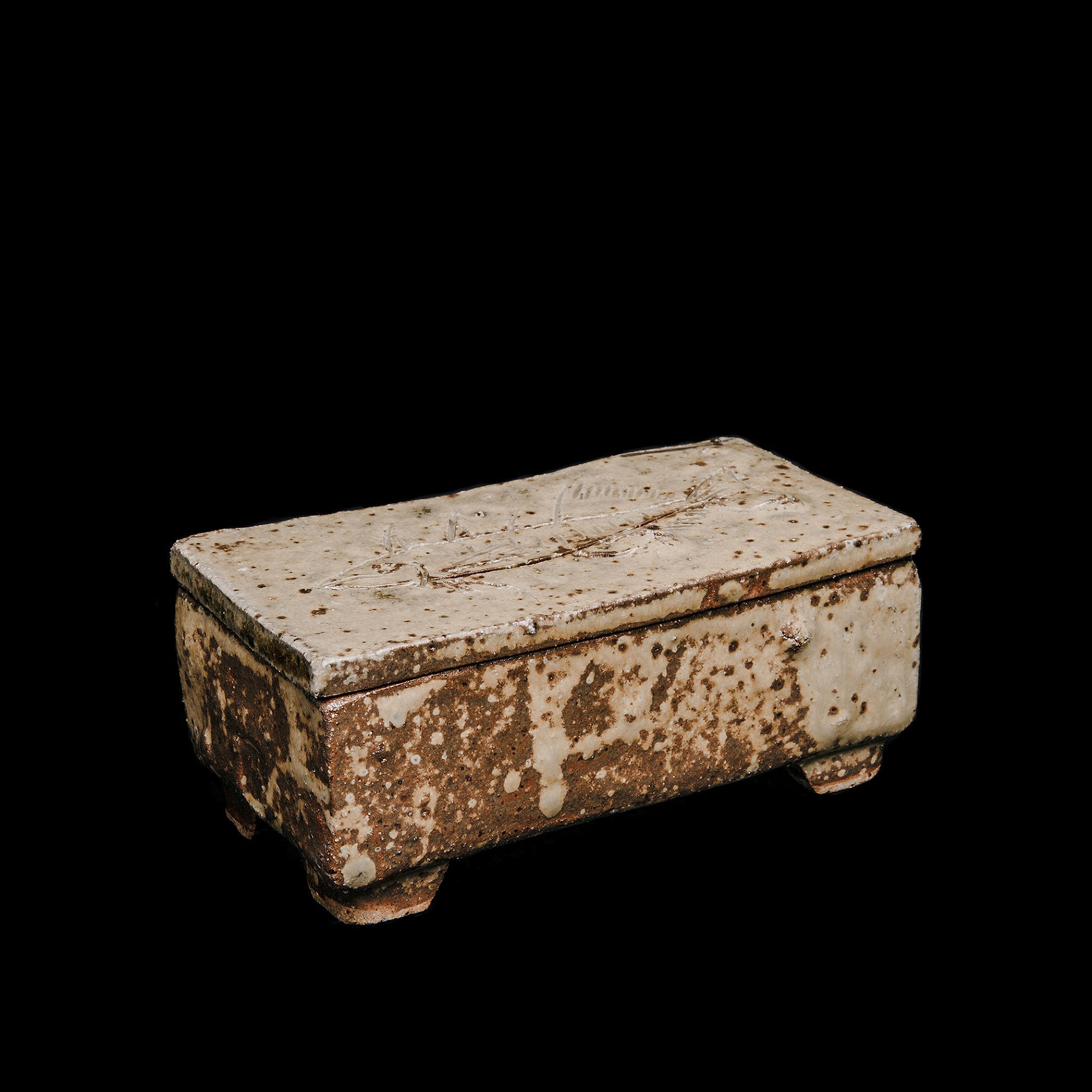 Box With a Fish Motif No.22/22 - huba.studio