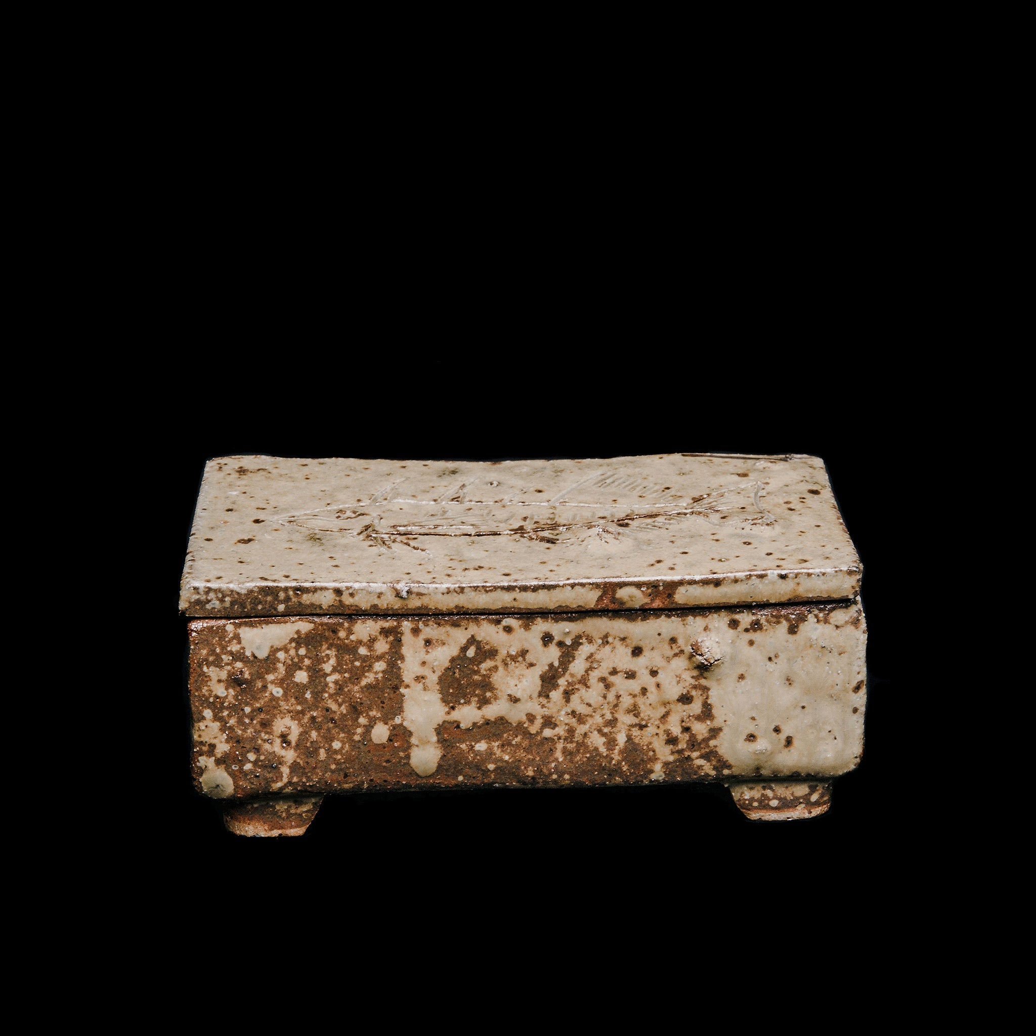 Box With a Fish Motif No.22/22 - huba.studio