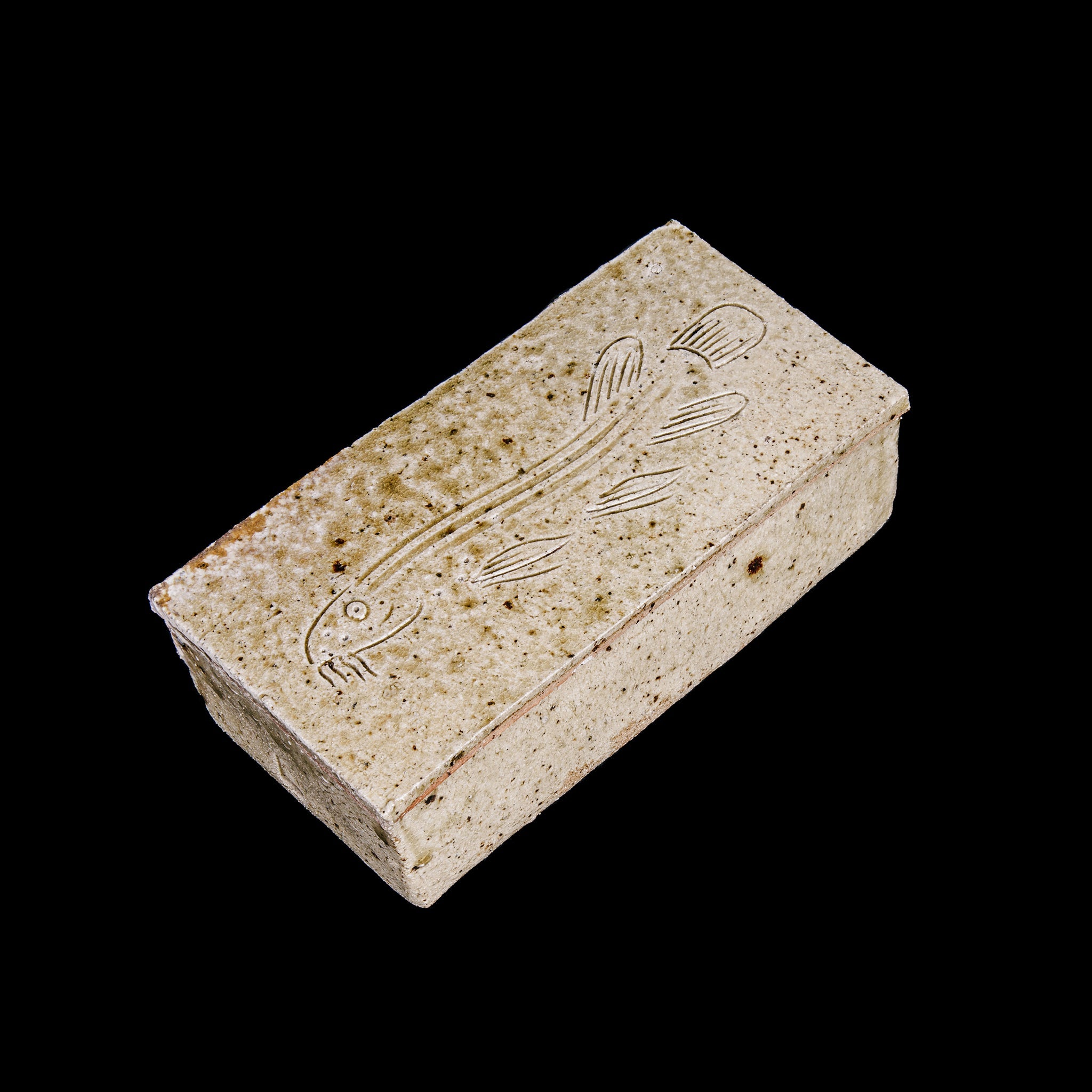 Box With a Fish Motif No.29/22 - huba.studio