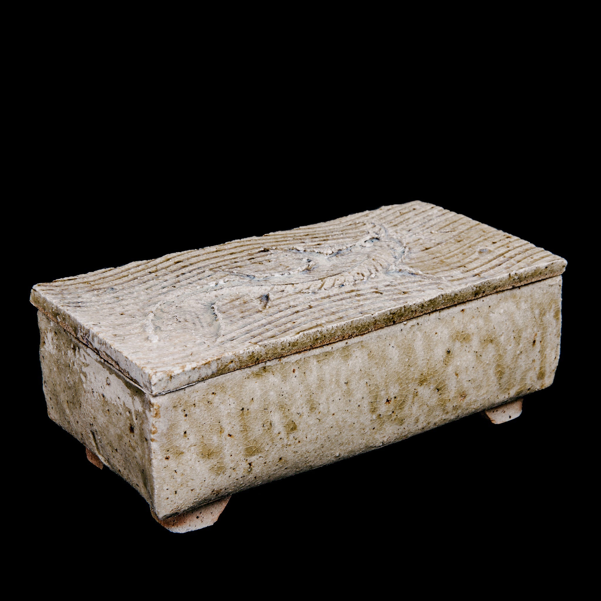 Box With a Fish Motif No.30/22 - huba.studio