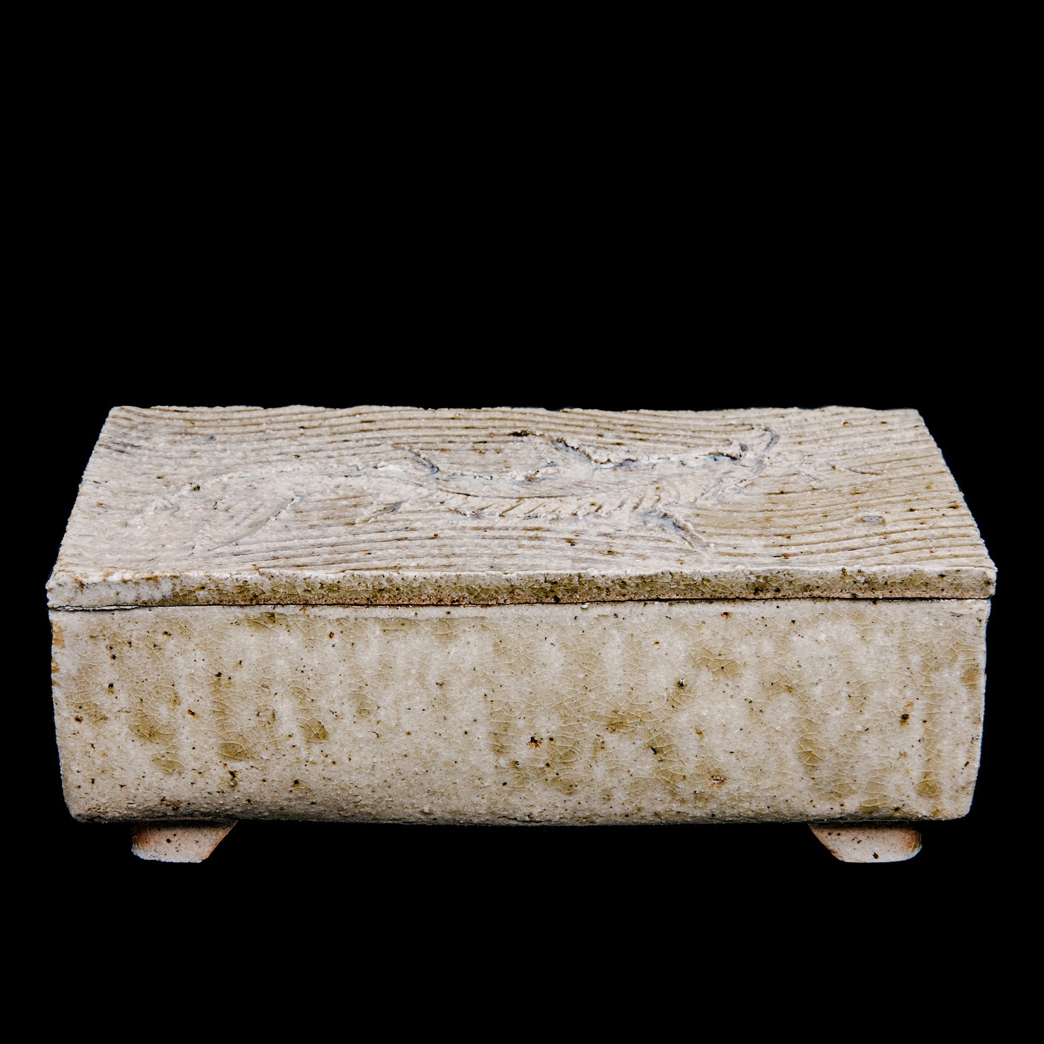 Box With a Fish Motif No.30/22 - huba.studio