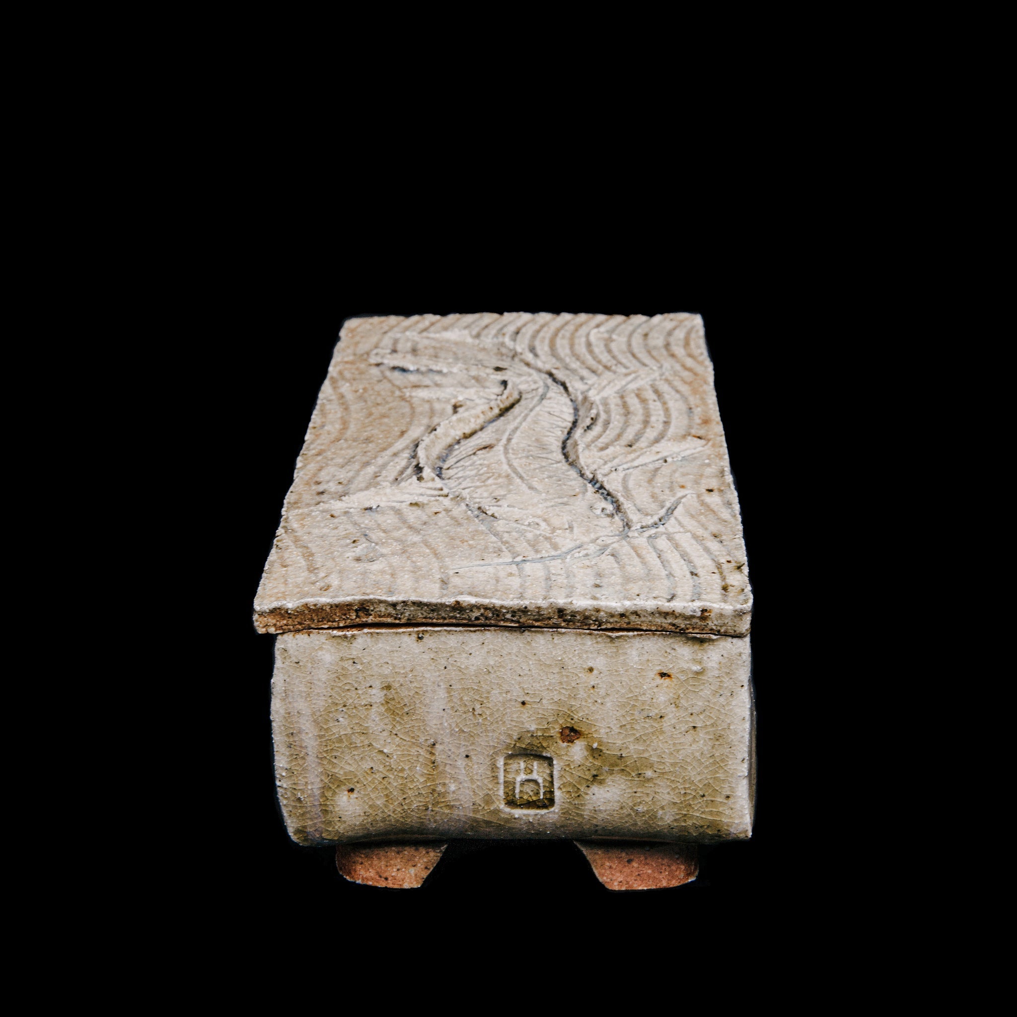 Box With a Fish Motif No.32/22 - huba.studio