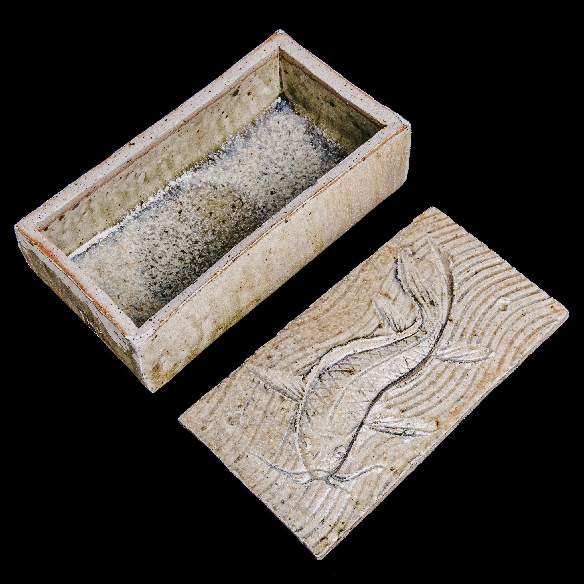Box With a Fish Motif No.32/22 - huba.studio