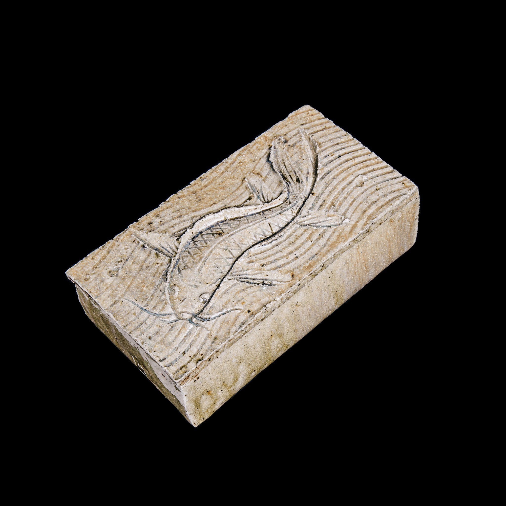 Box With a Fish Motif No.32/22 - huba.studio