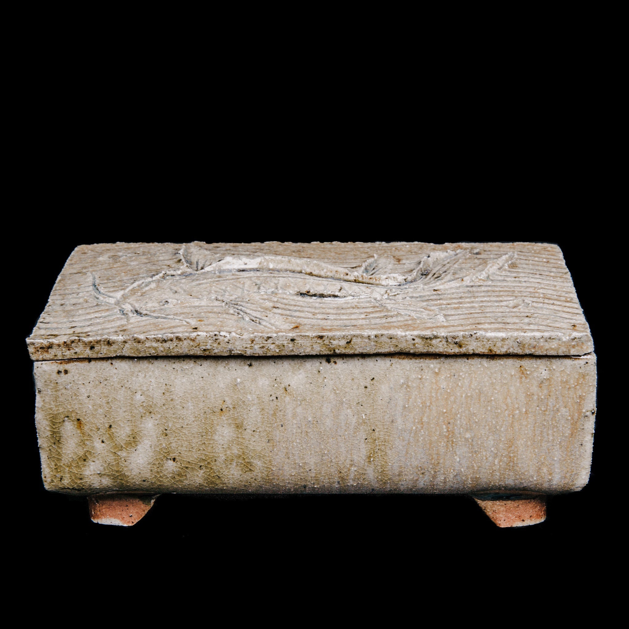 Box With a Fish Motif No.32/22 - huba.studio