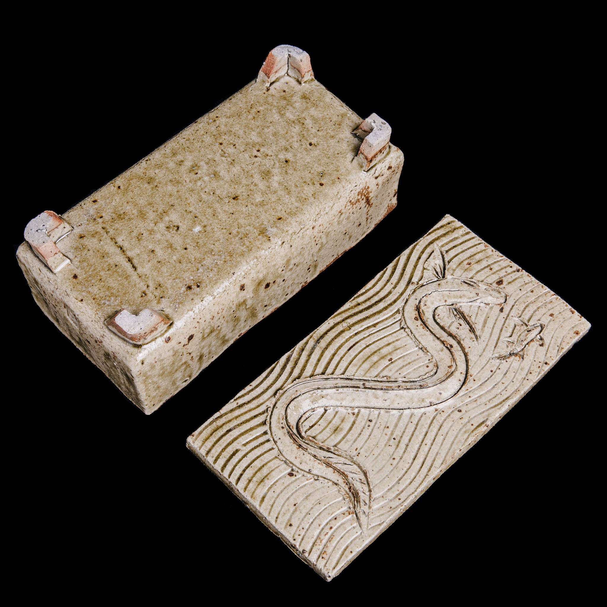 Box With a Fish Motif No.33/22 - huba.studio