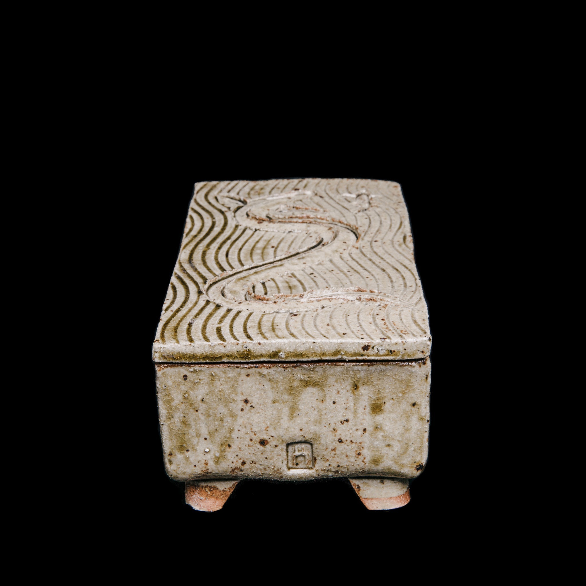 Box With a Fish Motif No.33/22 - huba.studio