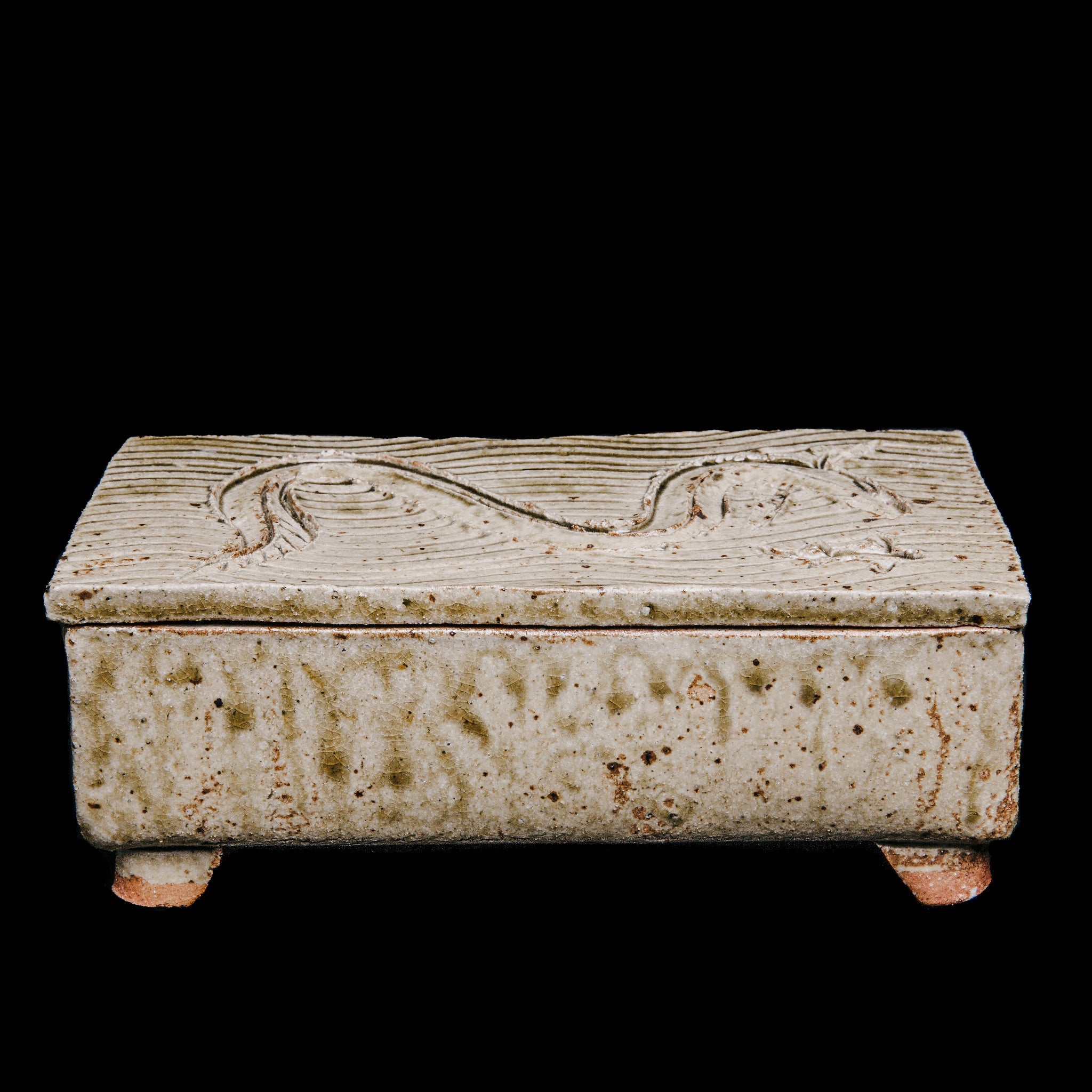 Box With a Fish Motif No.33/22 - huba.studio