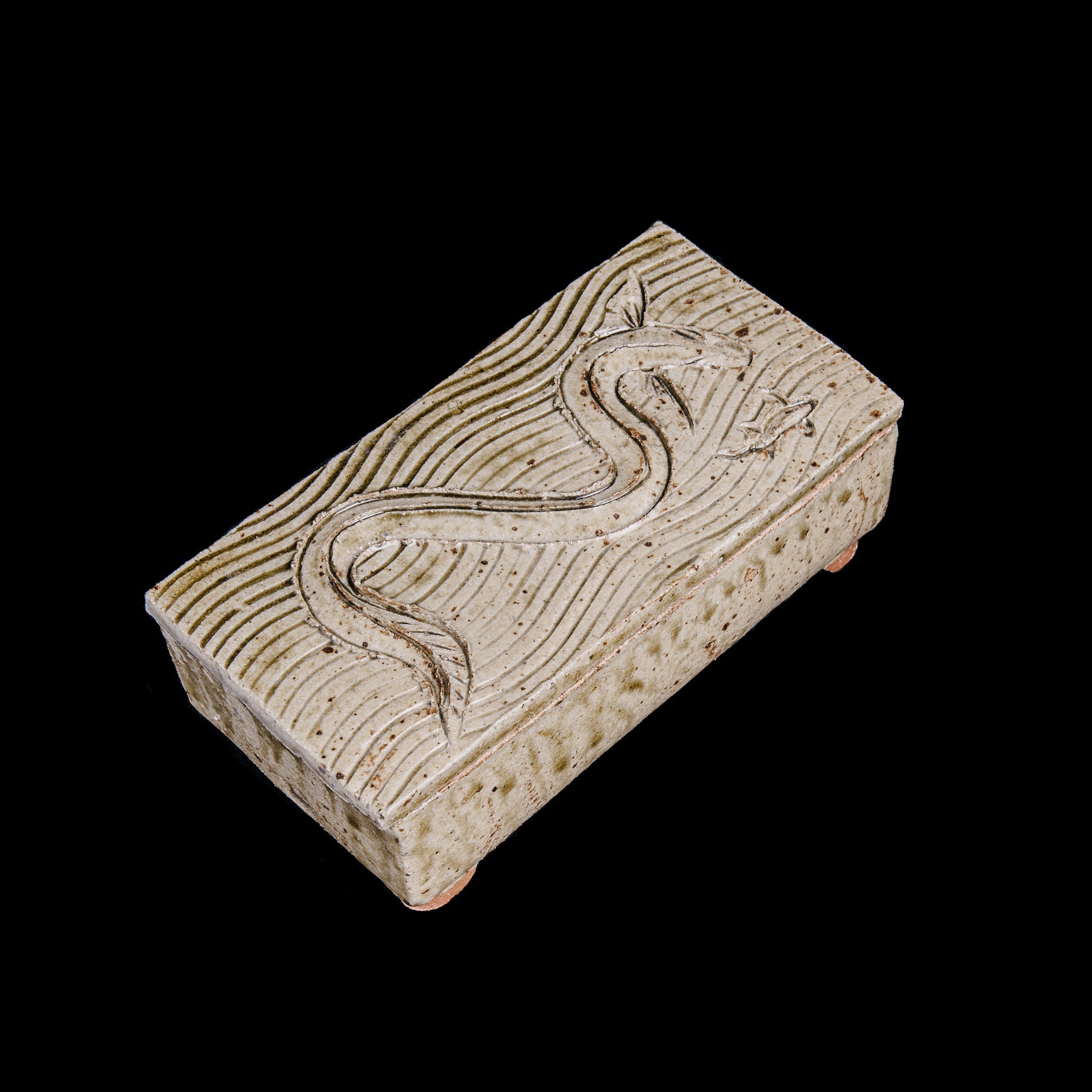 Box With a Fish Motif No.33/22 - huba.studio